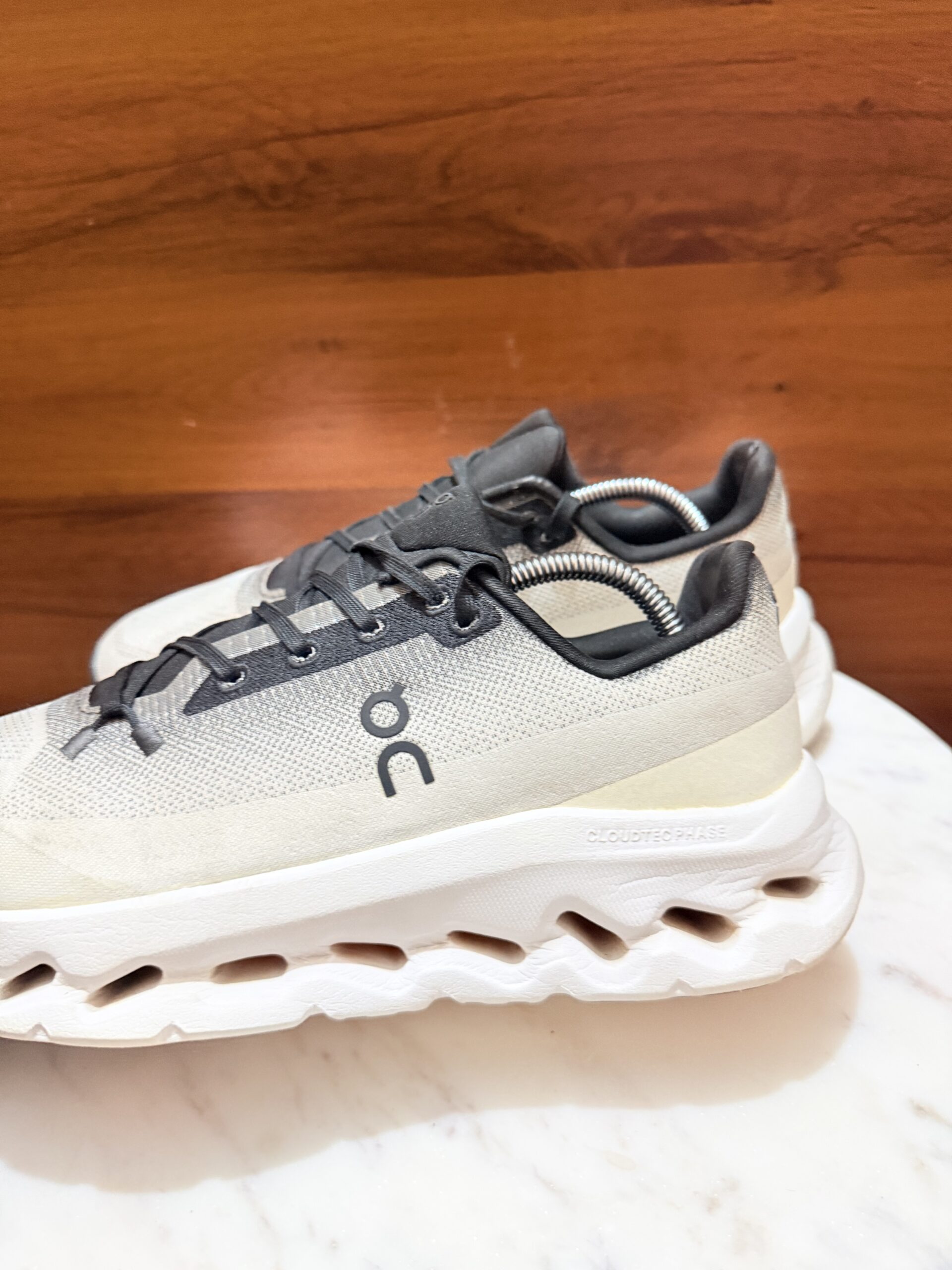 ON RUNNING CLOUDMONSTER GREY BLACK SNEAKERS - Image 3