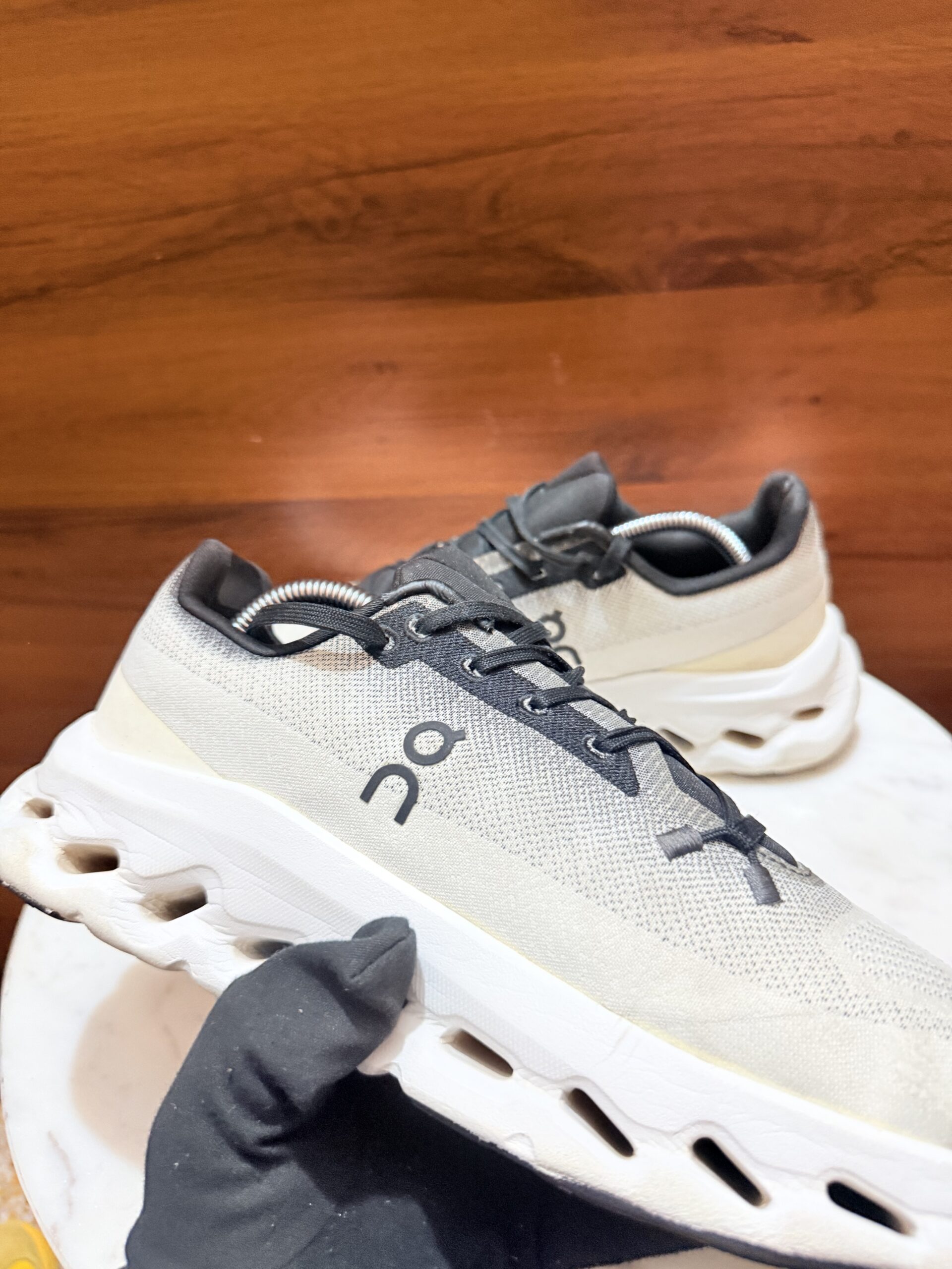 ON RUNNING CLOUDMONSTER GREY BLACK SNEAKERS - Image 6
