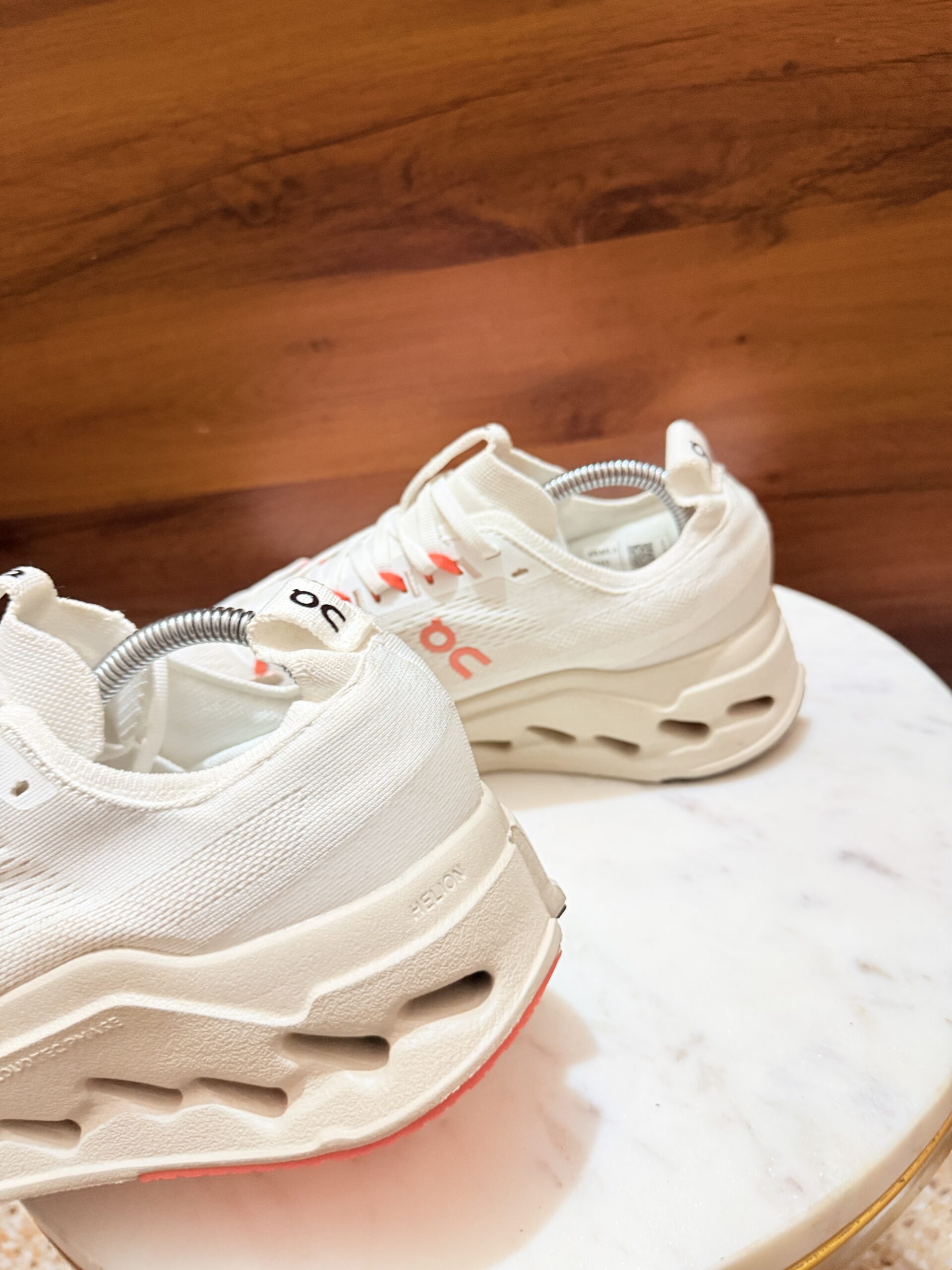 ON RUNNING CLOUDSURFER MAX IVORY SALMON SNEAKERS - Image 4