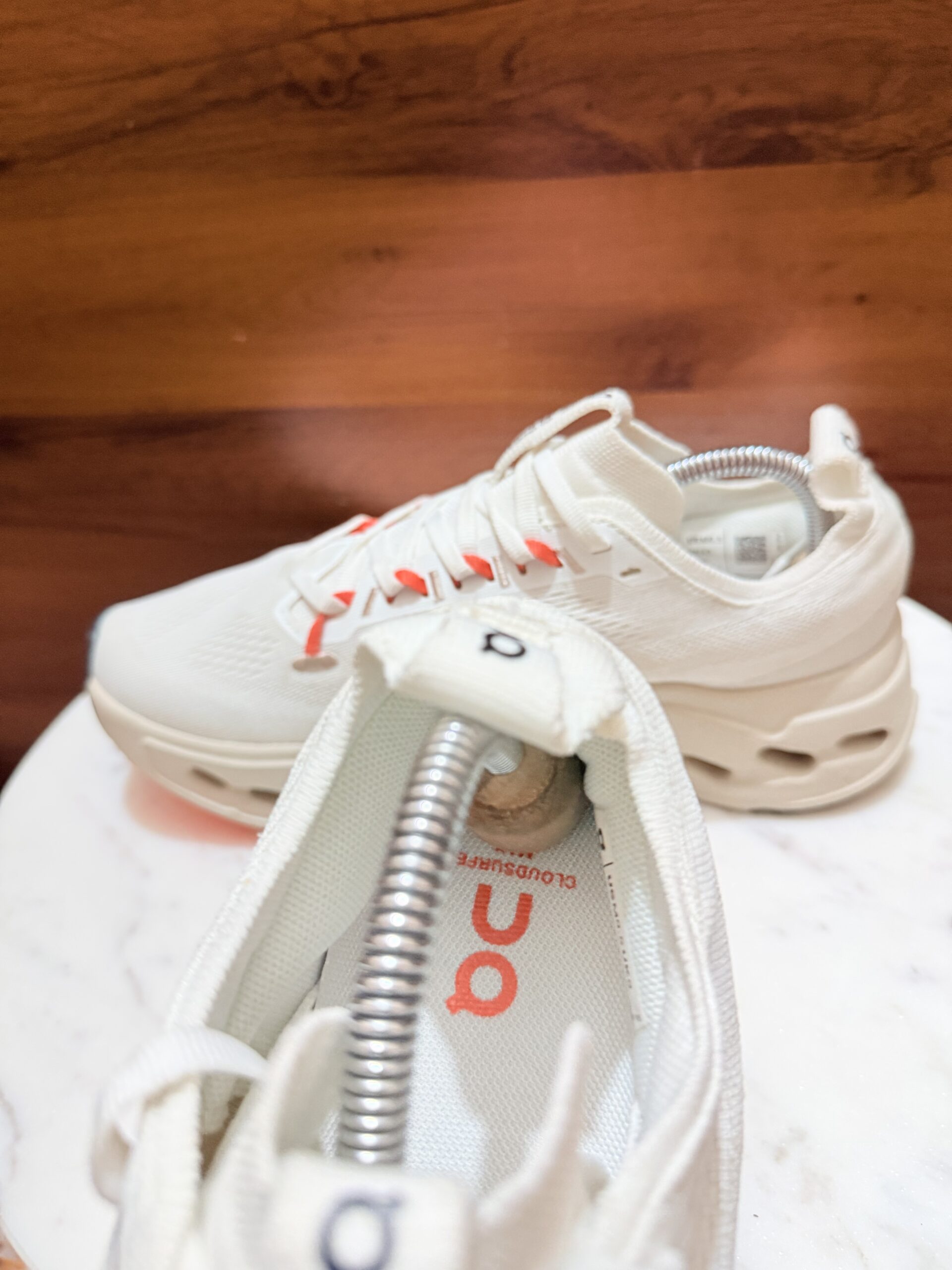 ON RUNNING CLOUDSURFER MAX IVORY SALMON SNEAKERS - Image 5