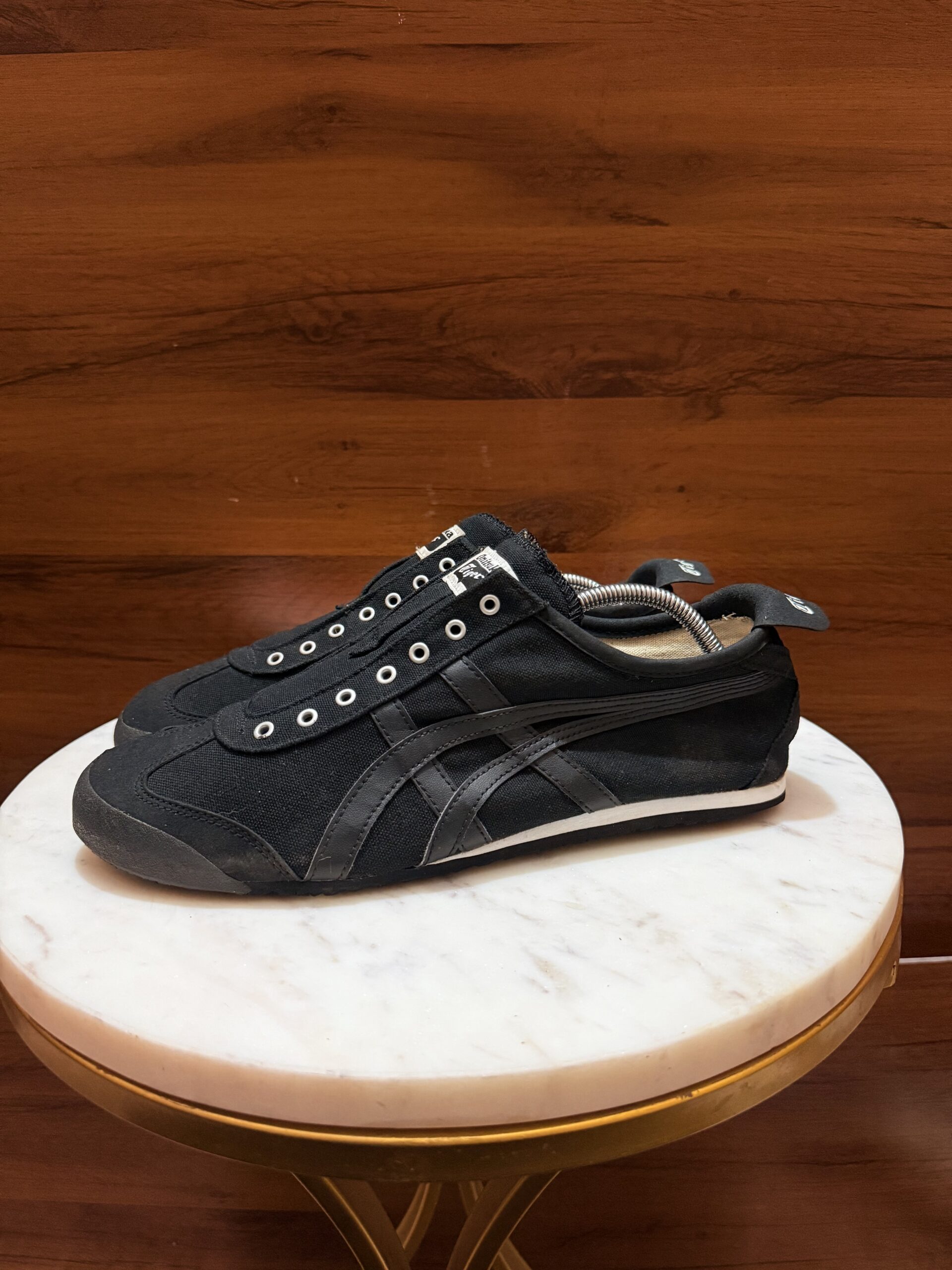 ONITSUKA TIGER BLACK SLIPONS