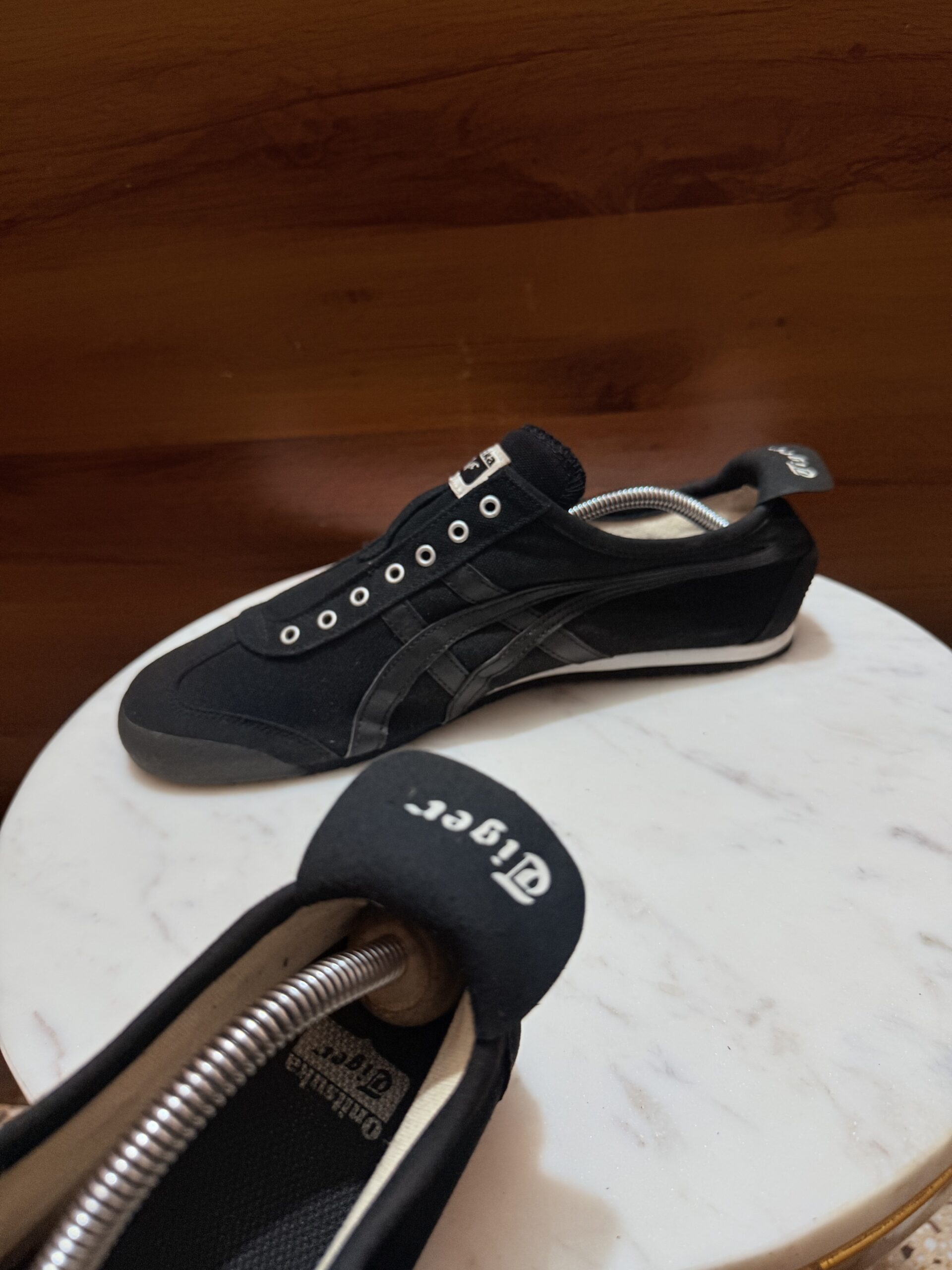 ONITSUKA TIGER BLACK SLIPONS - Image 4