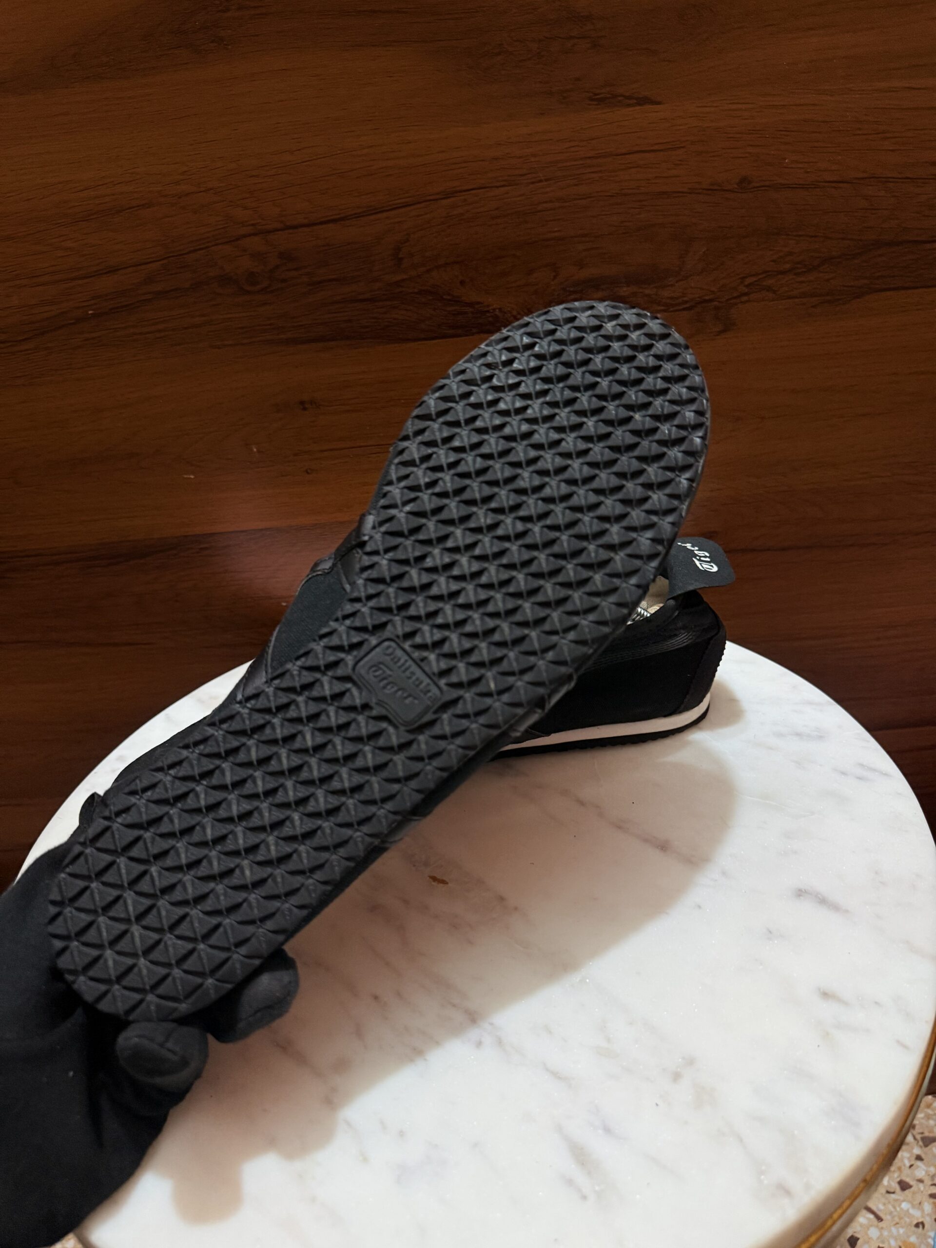 ONITSUKA TIGER BLACK SLIPONS - Image 5