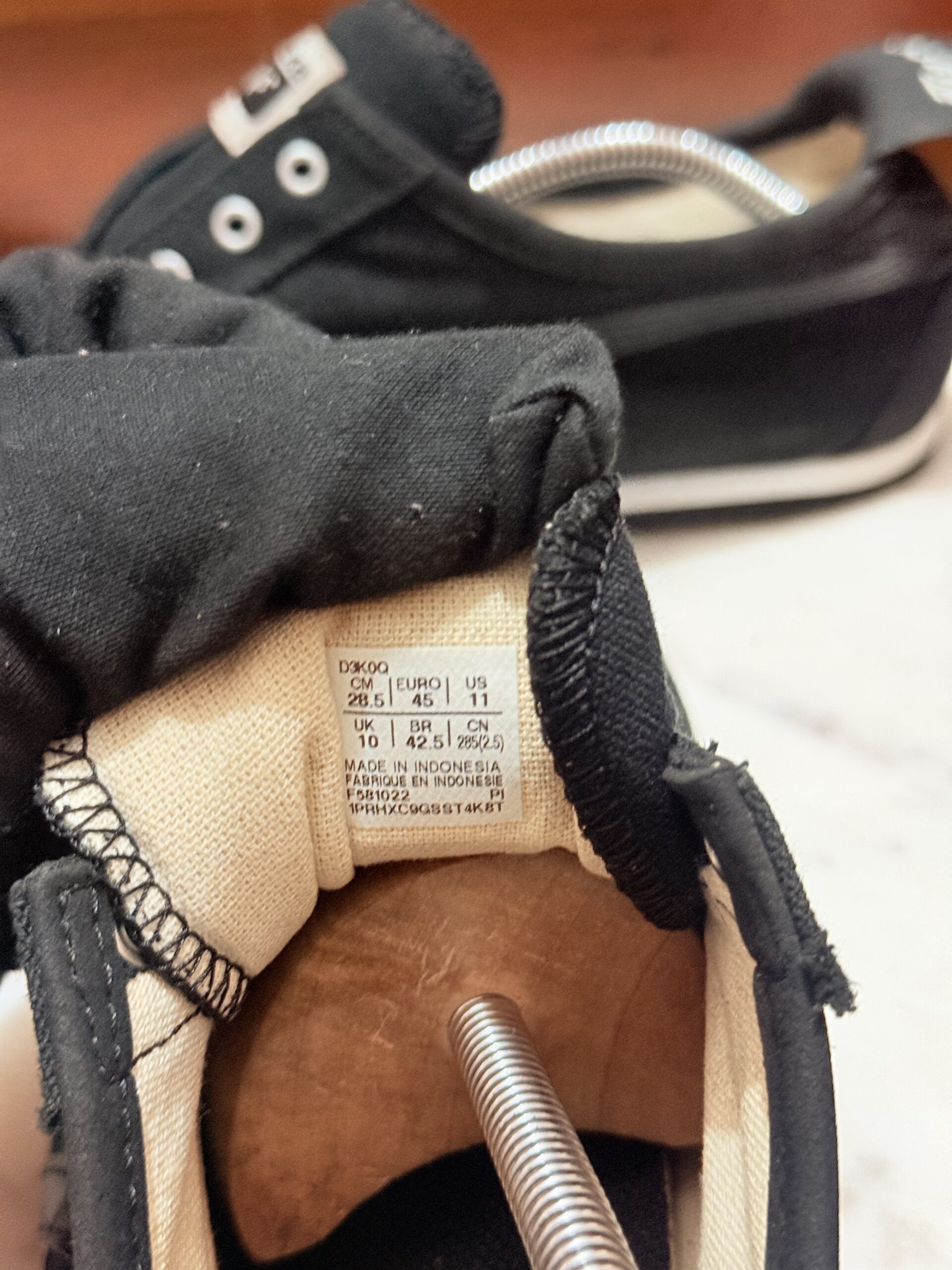 ONITSUKA TIGER BLACK SLIPONS - Image 6