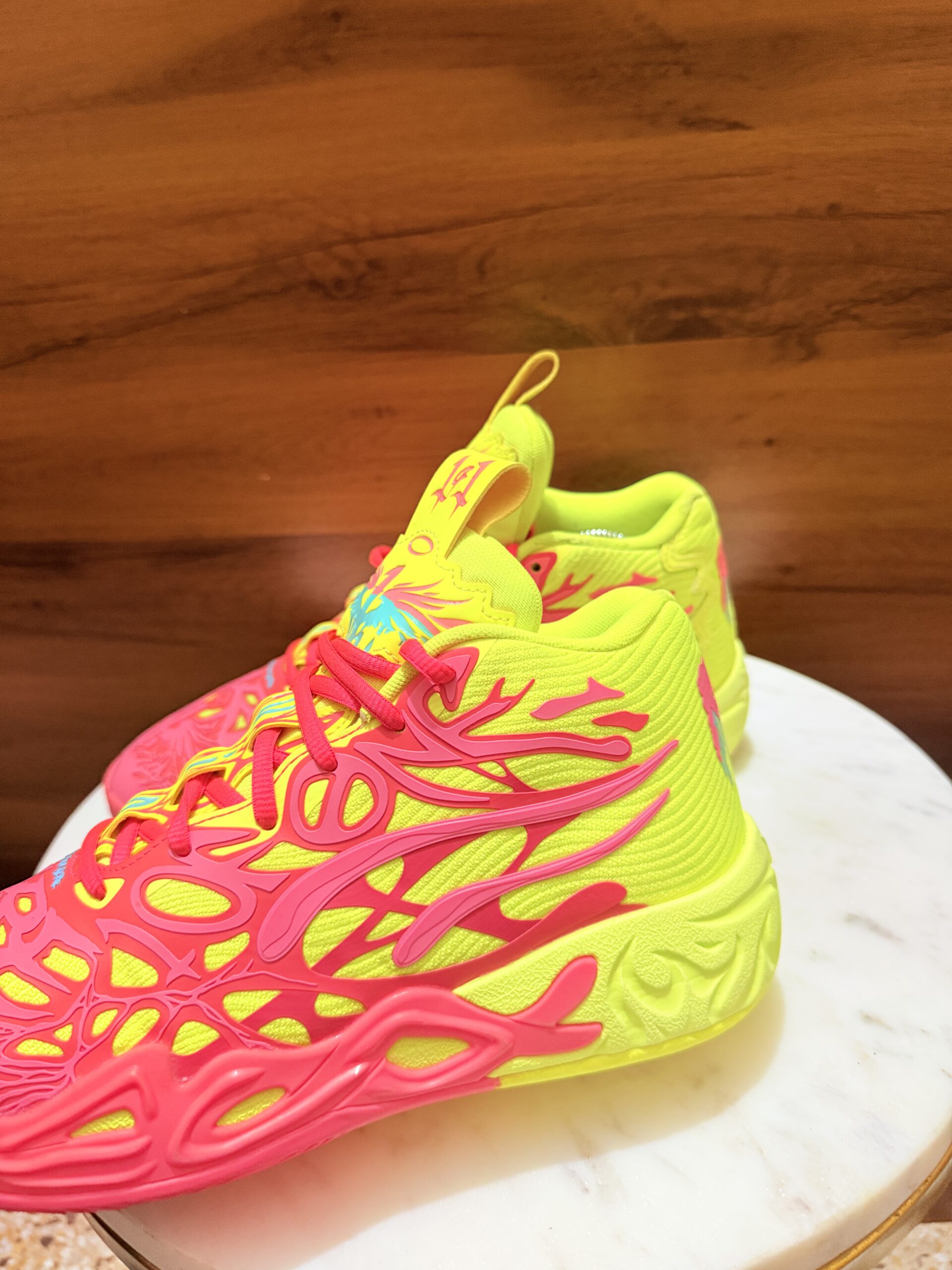 PUMA Neon Flame Runner - Image 3