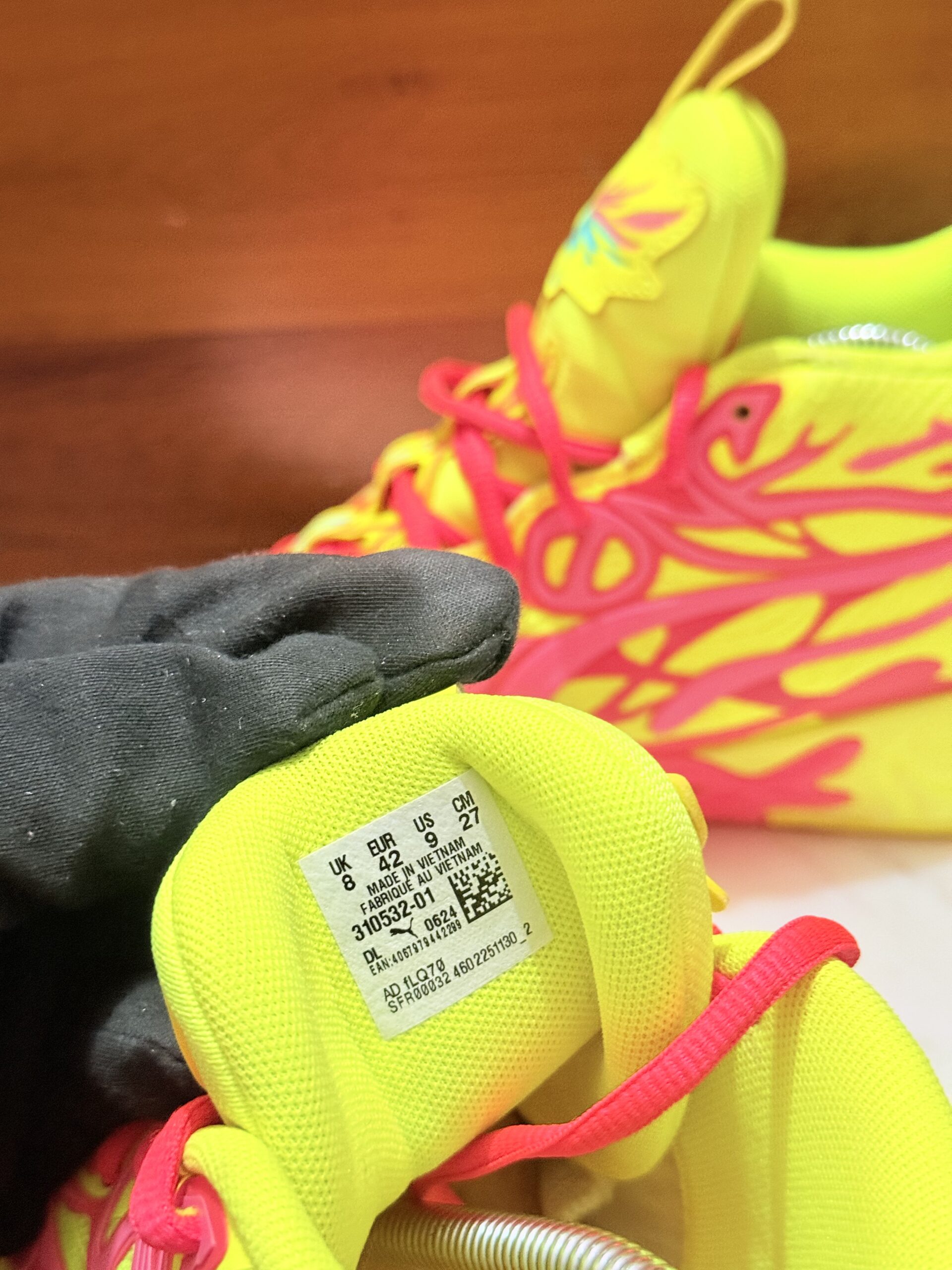 PUMA Neon Flame Runner - Image 6