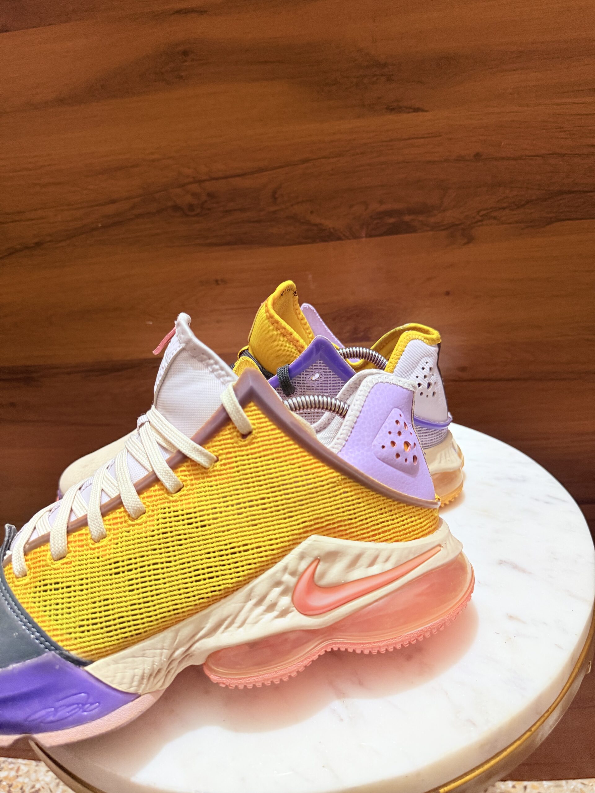 Nike LeBron 19 Low 'Mismatch' basketball shoes featuring a lilac, pink gaze, and dark smoke grey colorway - Image 2