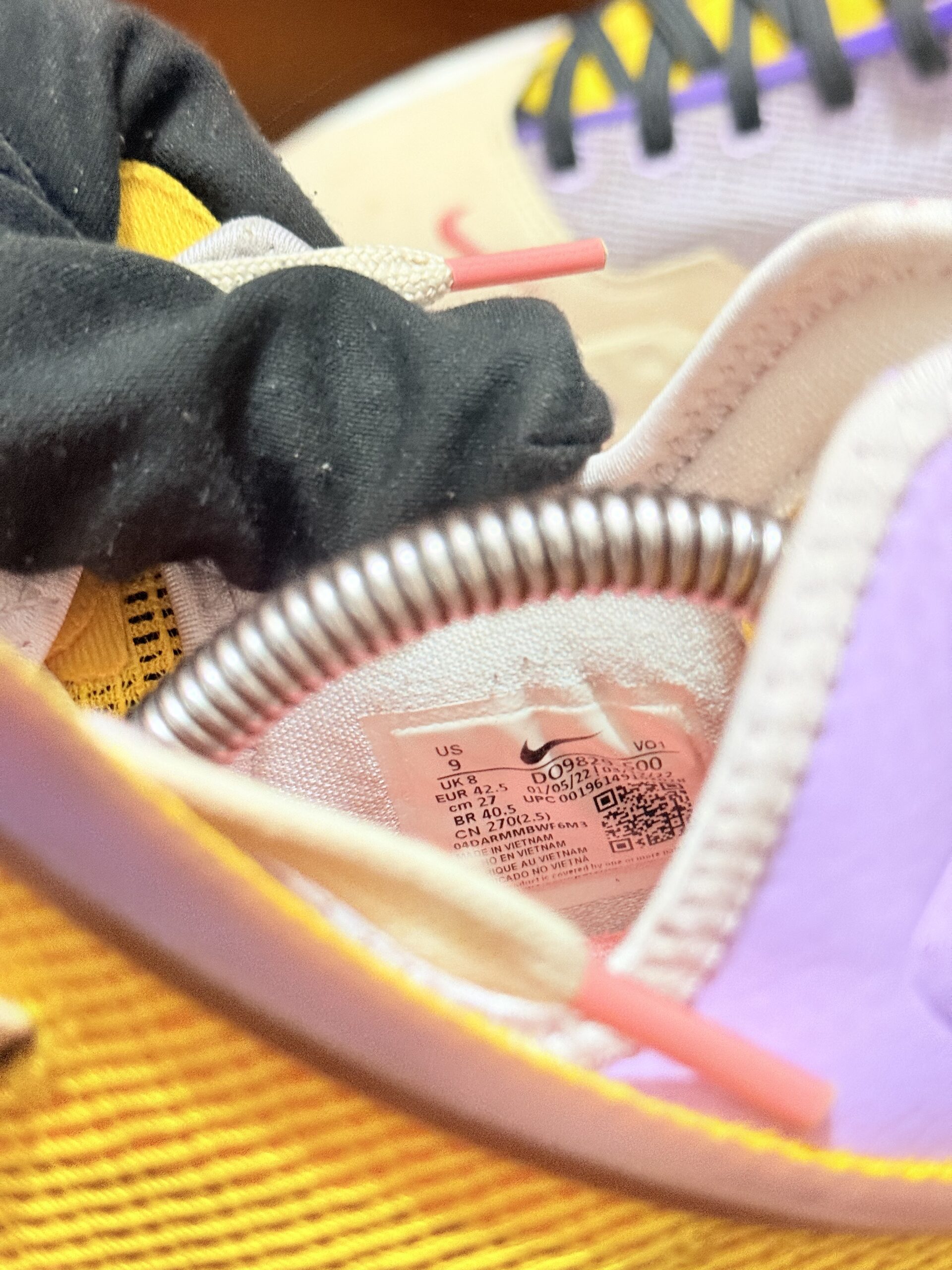 Nike LeBron 19 Low 'Mismatch' basketball shoes featuring a lilac, pink gaze, and dark smoke grey colorway - Image 7