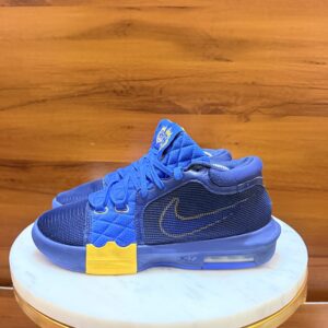 NIKE LEBRON WITNESS 8 BASKETBALL SHOES