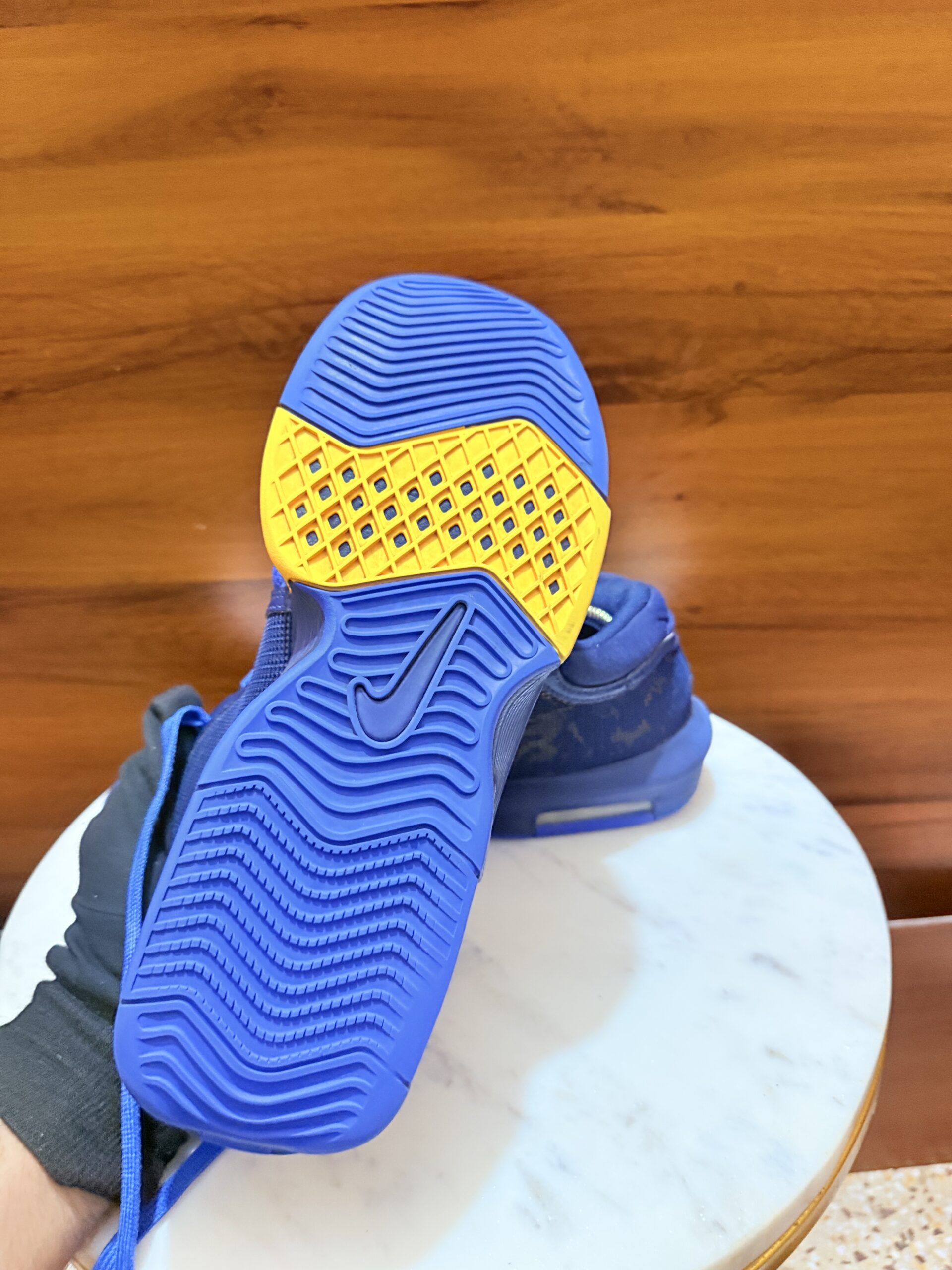 NIKE LEBRON WITNESS 8 BASKETBALL SHOES - Image 7