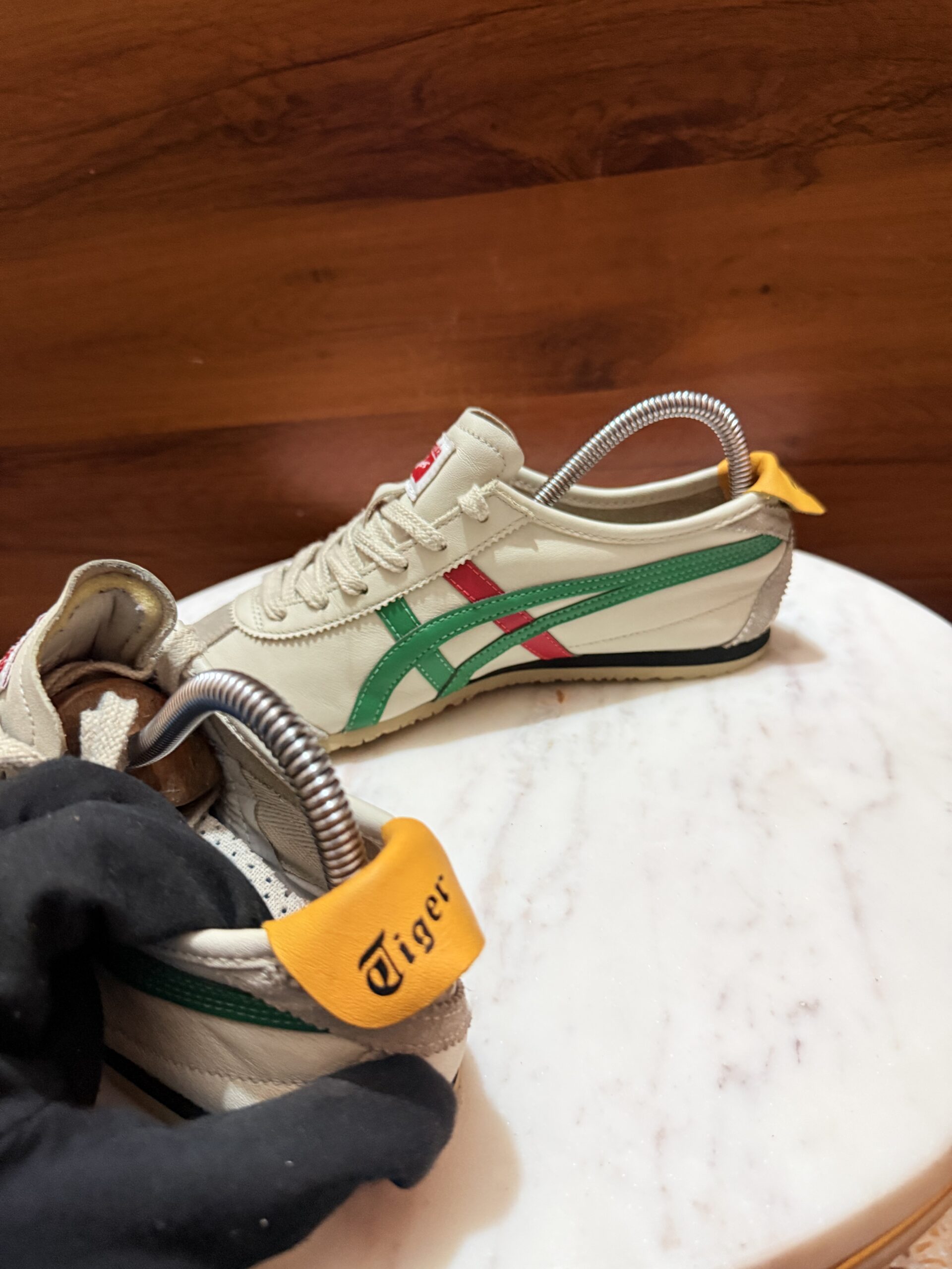 Onitsuka Tiger Mexico 66 Sneakers – Birch / Green / Red
