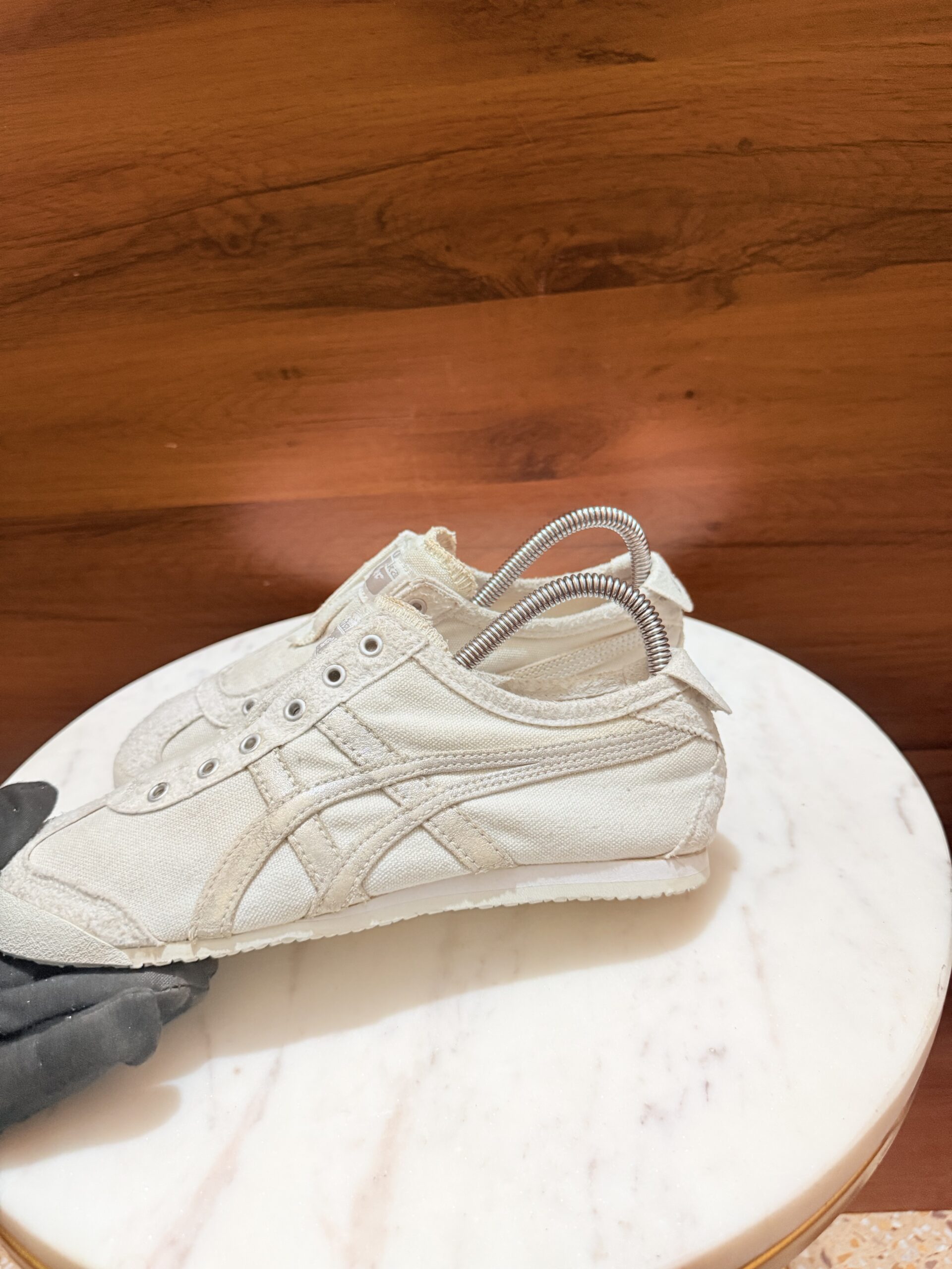 Onitsuka Tiger Slip-On Canvas – Cream White