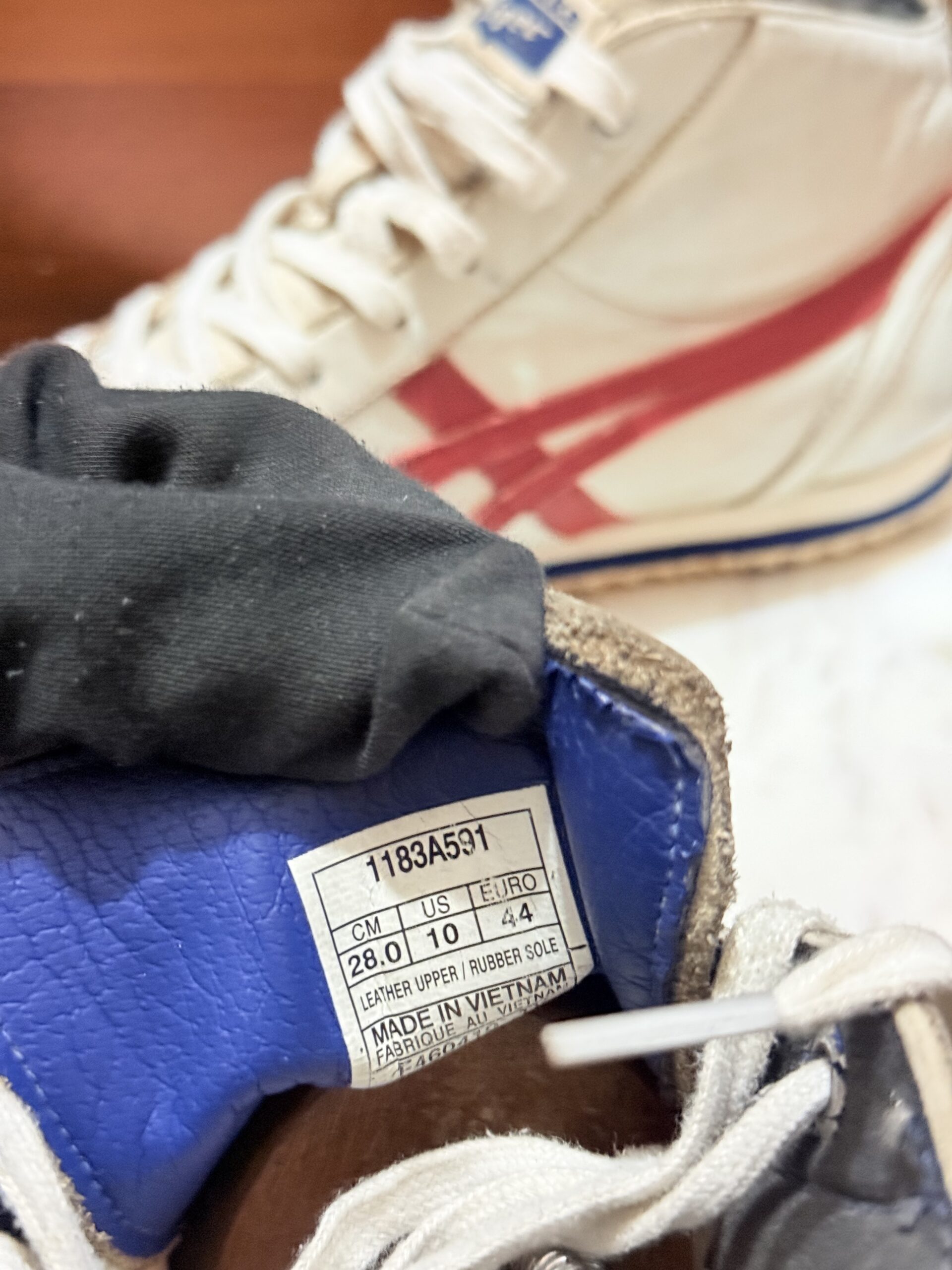 Onitsuka Tiger Mexico Mid Runner Sneakers – White / Red / Blue