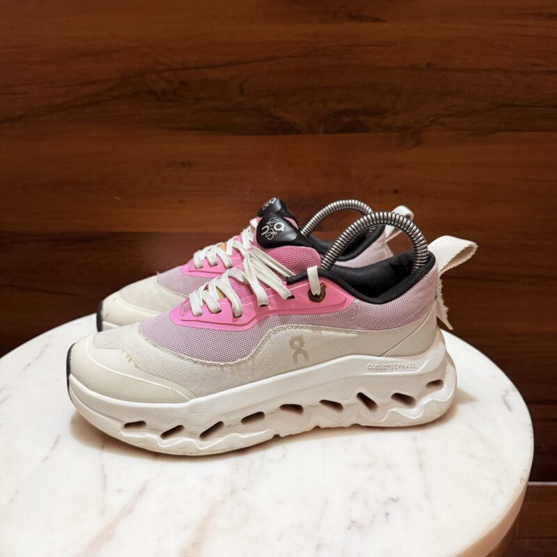 On x Loewe Cloudtilt Sneakers – White / Pink