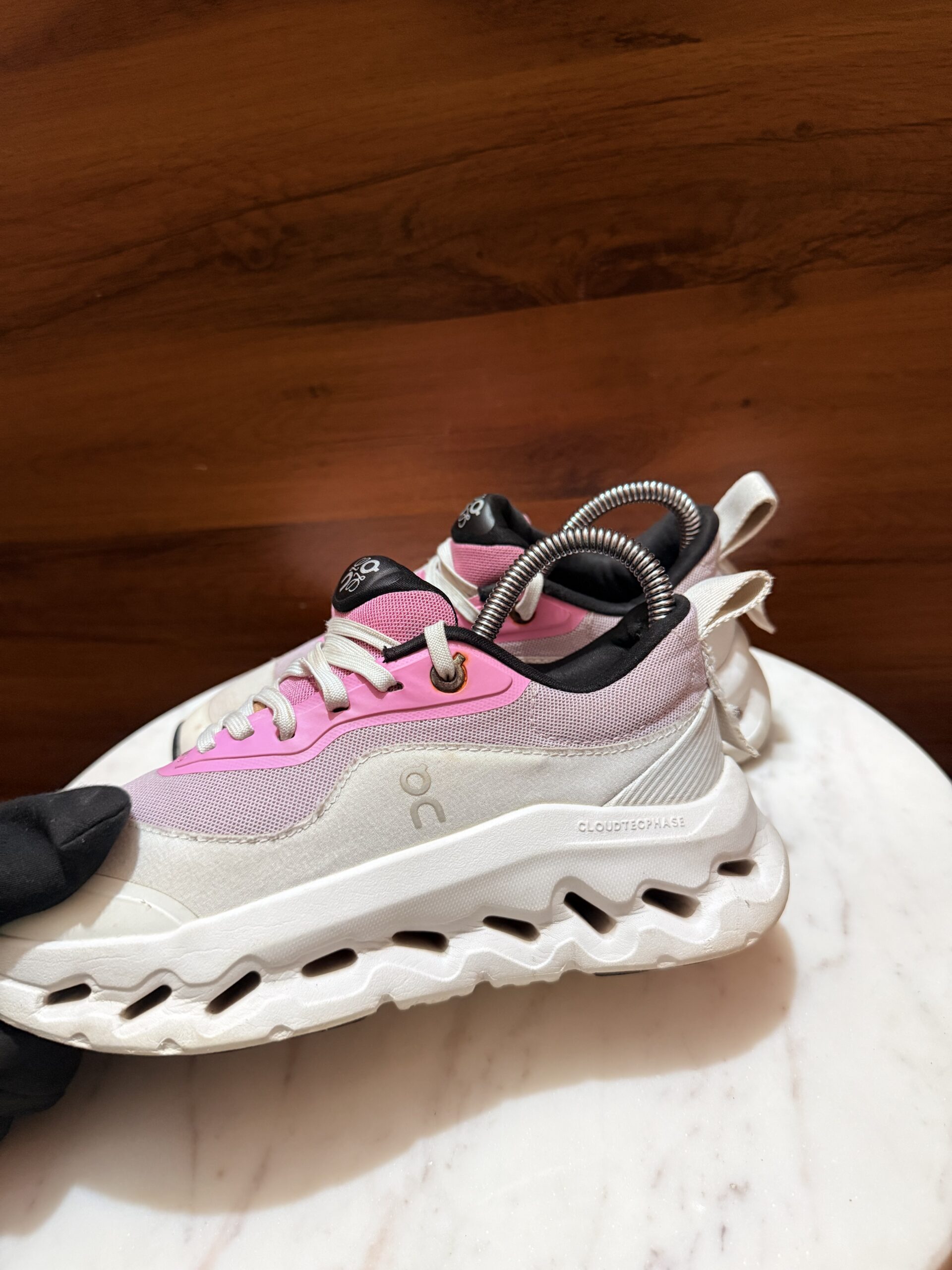 On x Loewe Cloudtilt Sneakers – White / Pink