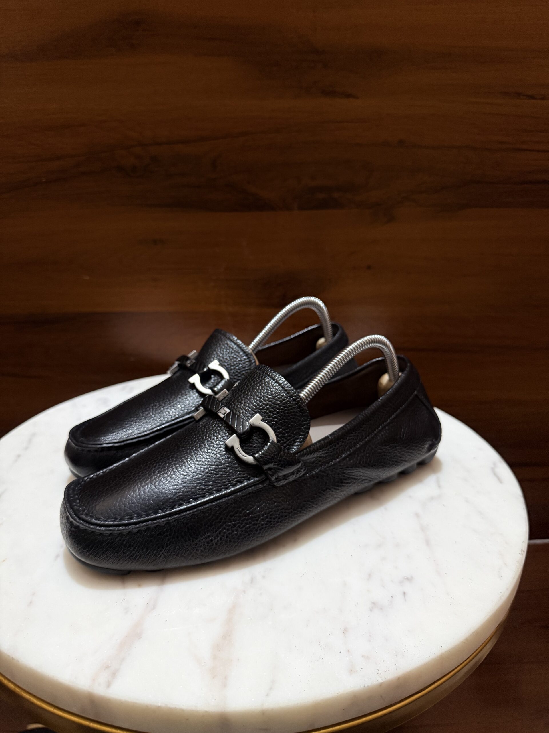 Salvatore Ferragamo Gancini Driver Loafers – Black