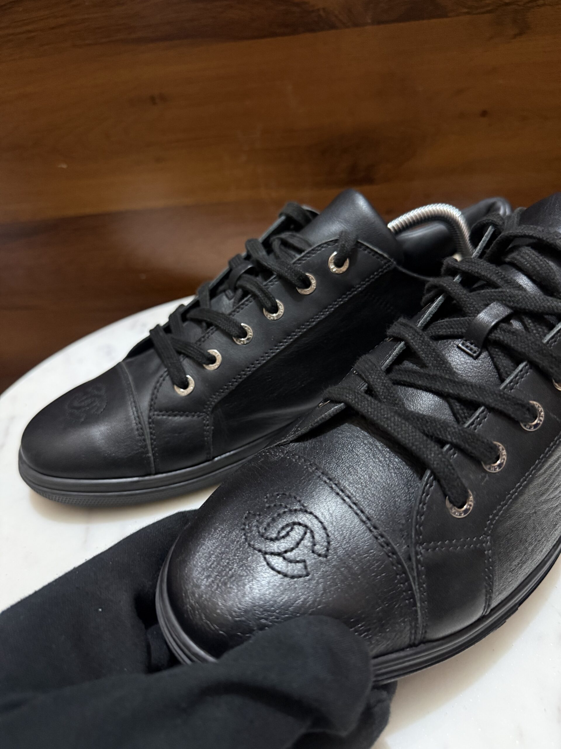 Chanel – Interlocking CC Leather Low-Top Sneakers "Triple Black"
