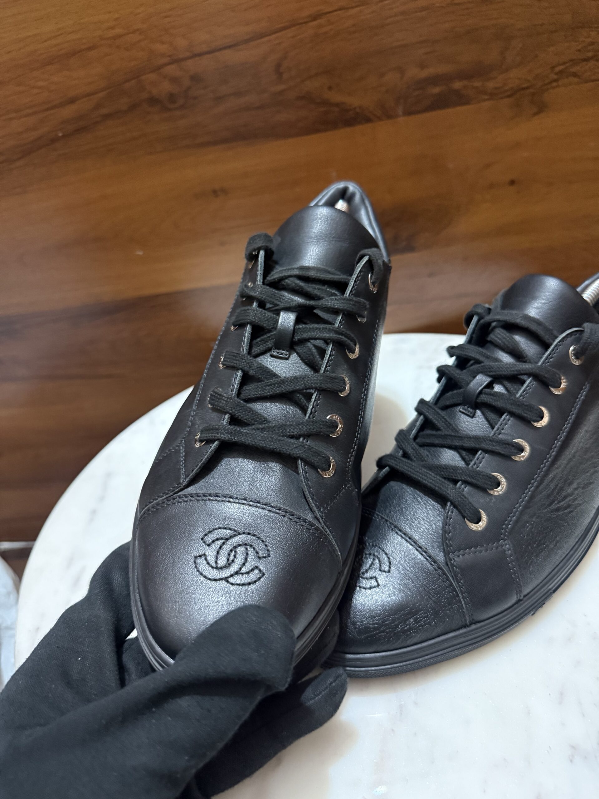 Chanel – Interlocking CC Leather Low-Top Sneakers "Triple Black"