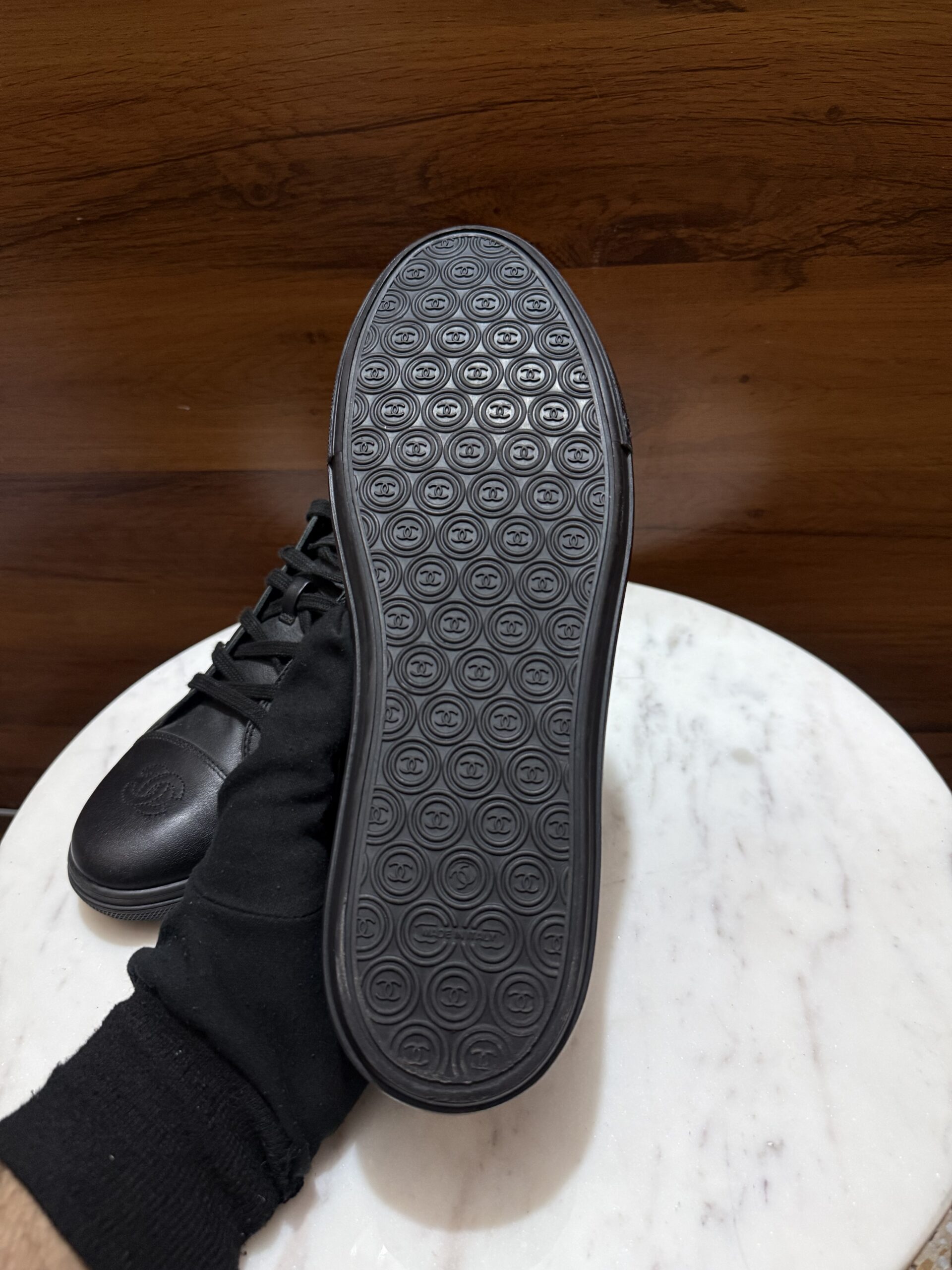 Chanel – Interlocking CC Leather Low-Top Sneakers "Triple Black"