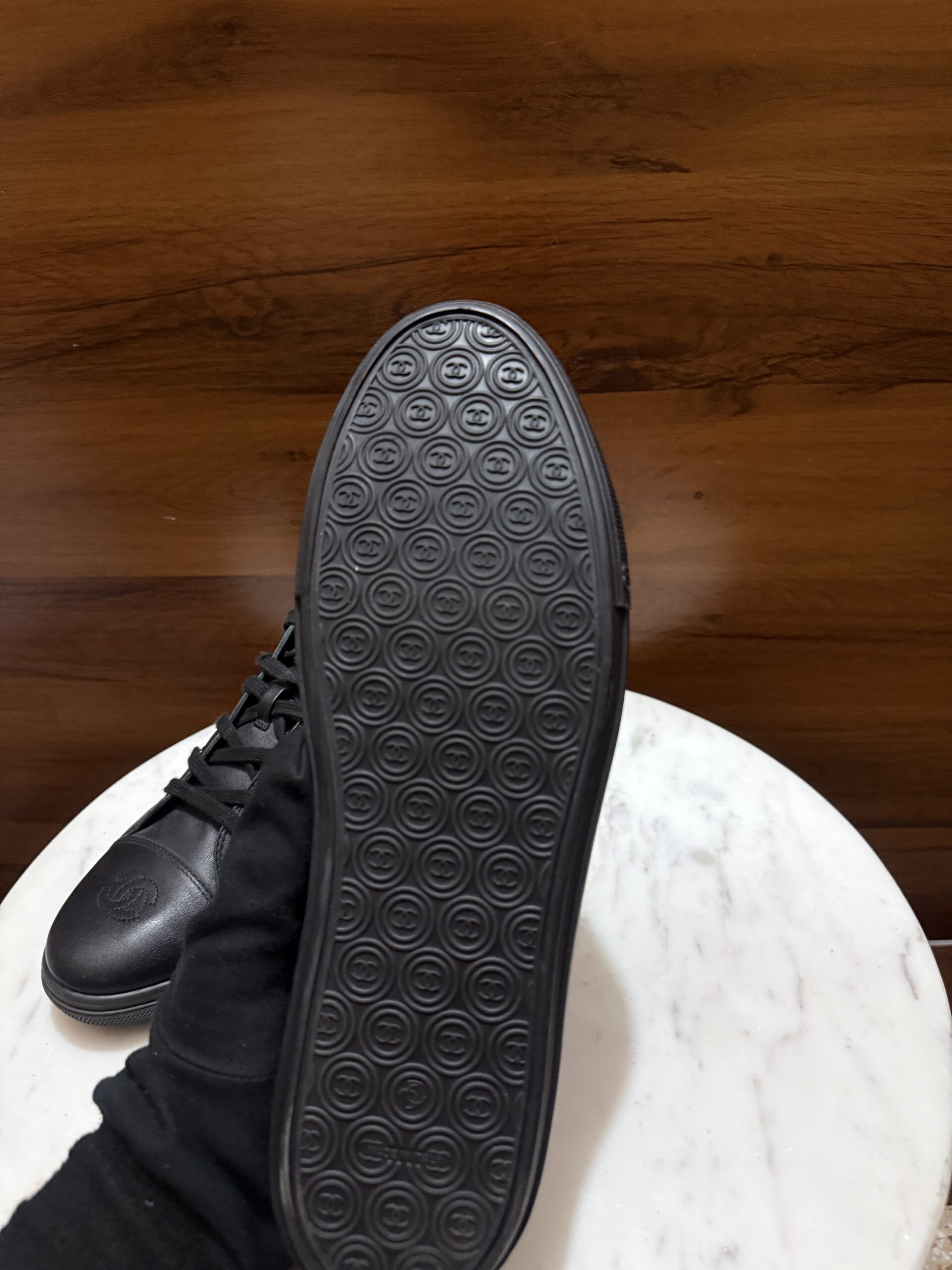 Chanel – Interlocking CC Leather Low-Top Sneakers "Triple Black"