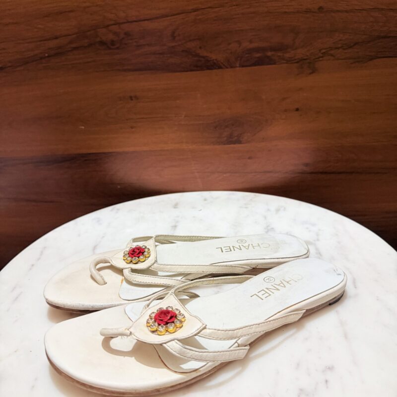 Chanel Camellia Embellished Thong Sandals – White / Red