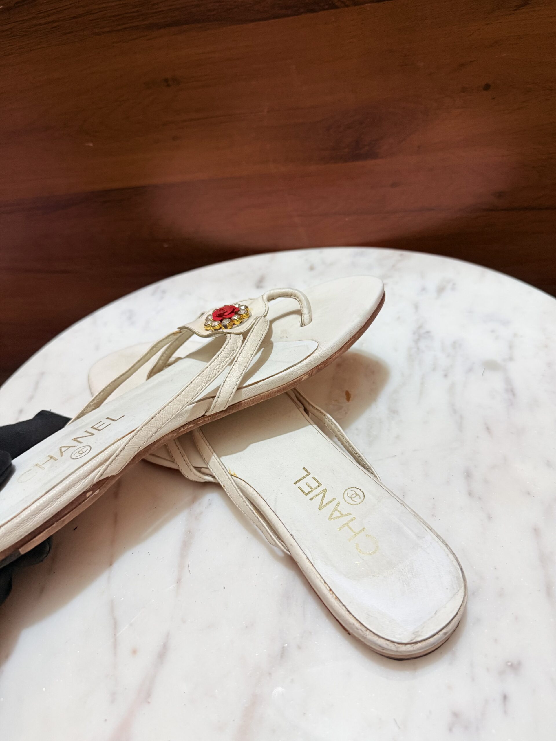Chanel Camellia Embellished Thong Sandals – White / Red