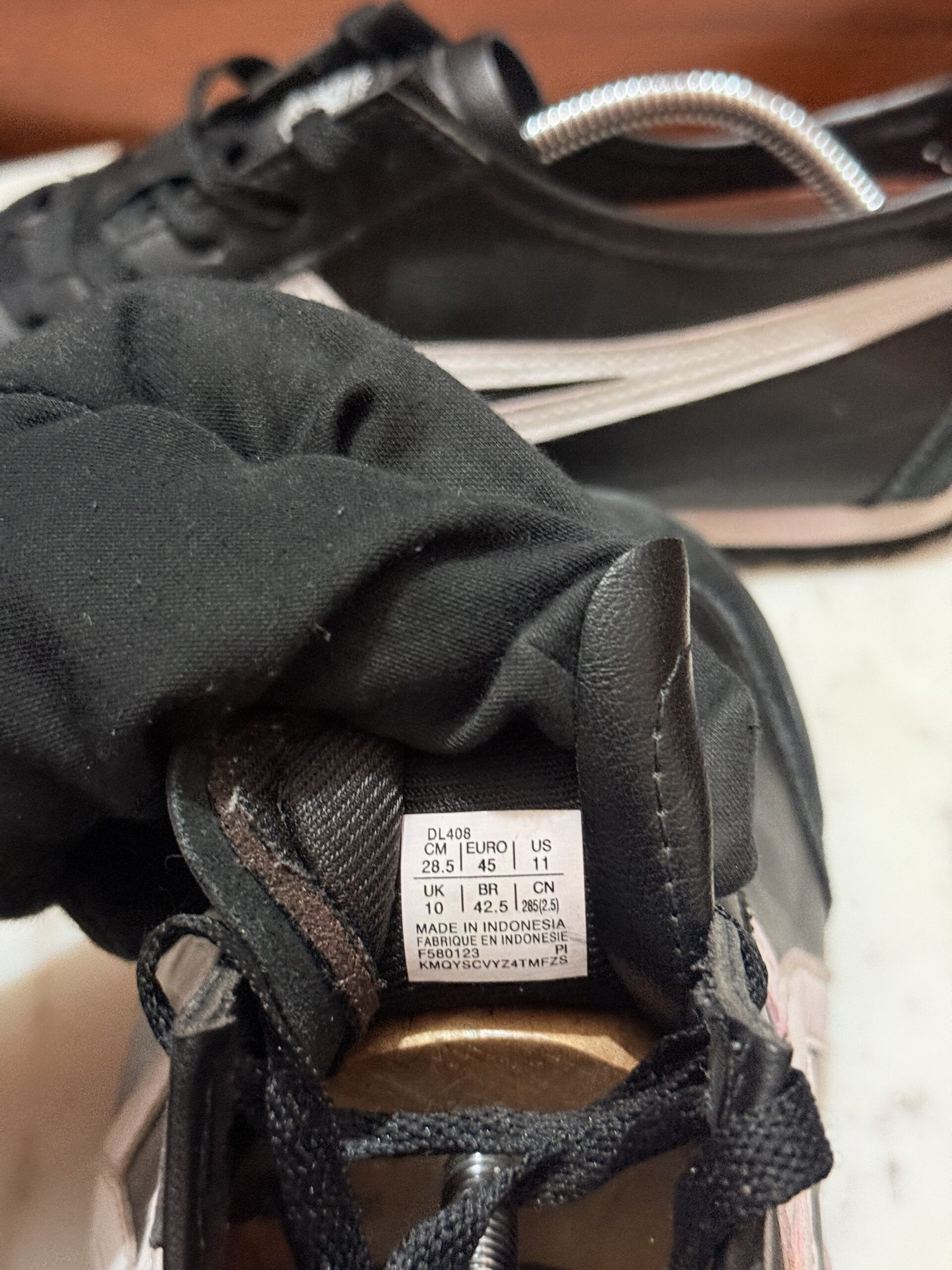 Onitsuka Tiger Mexico 66 Sneakers – Black / Off-White
