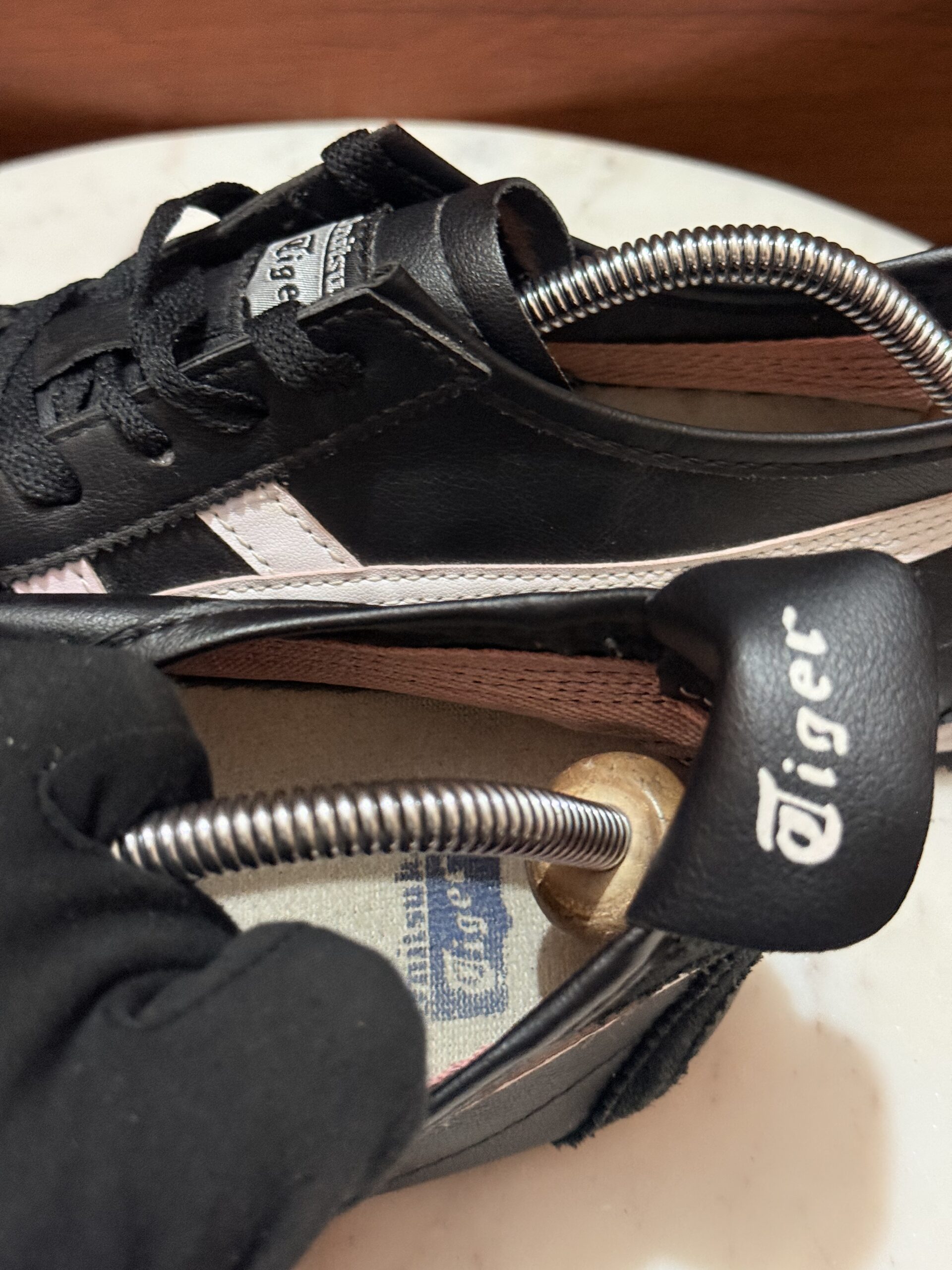 Onitsuka Tiger Mexico 66 Sneakers – Black / Off-White