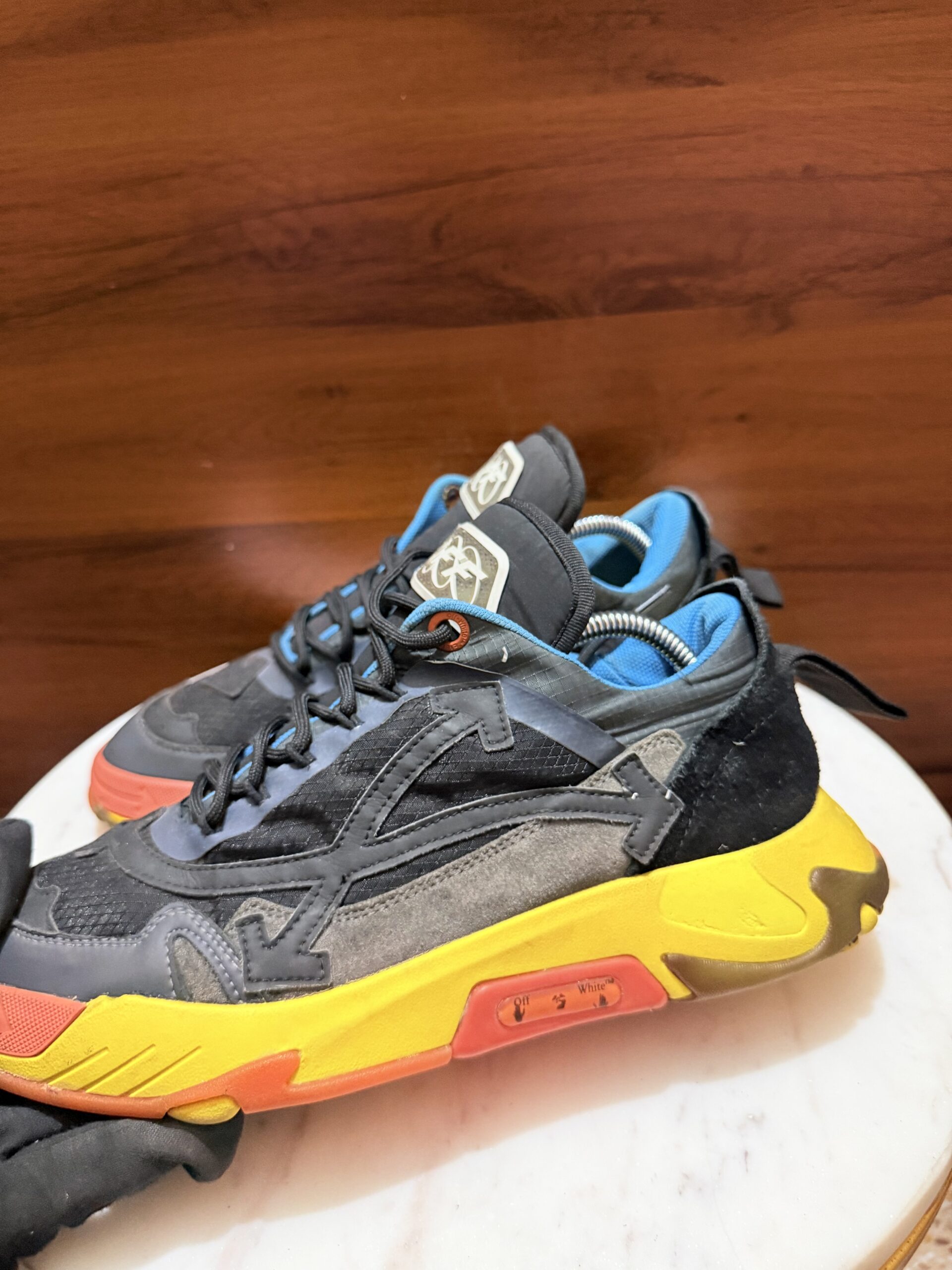 Off-White Sneakers – Dark Grey / Yellow / Multicolor
