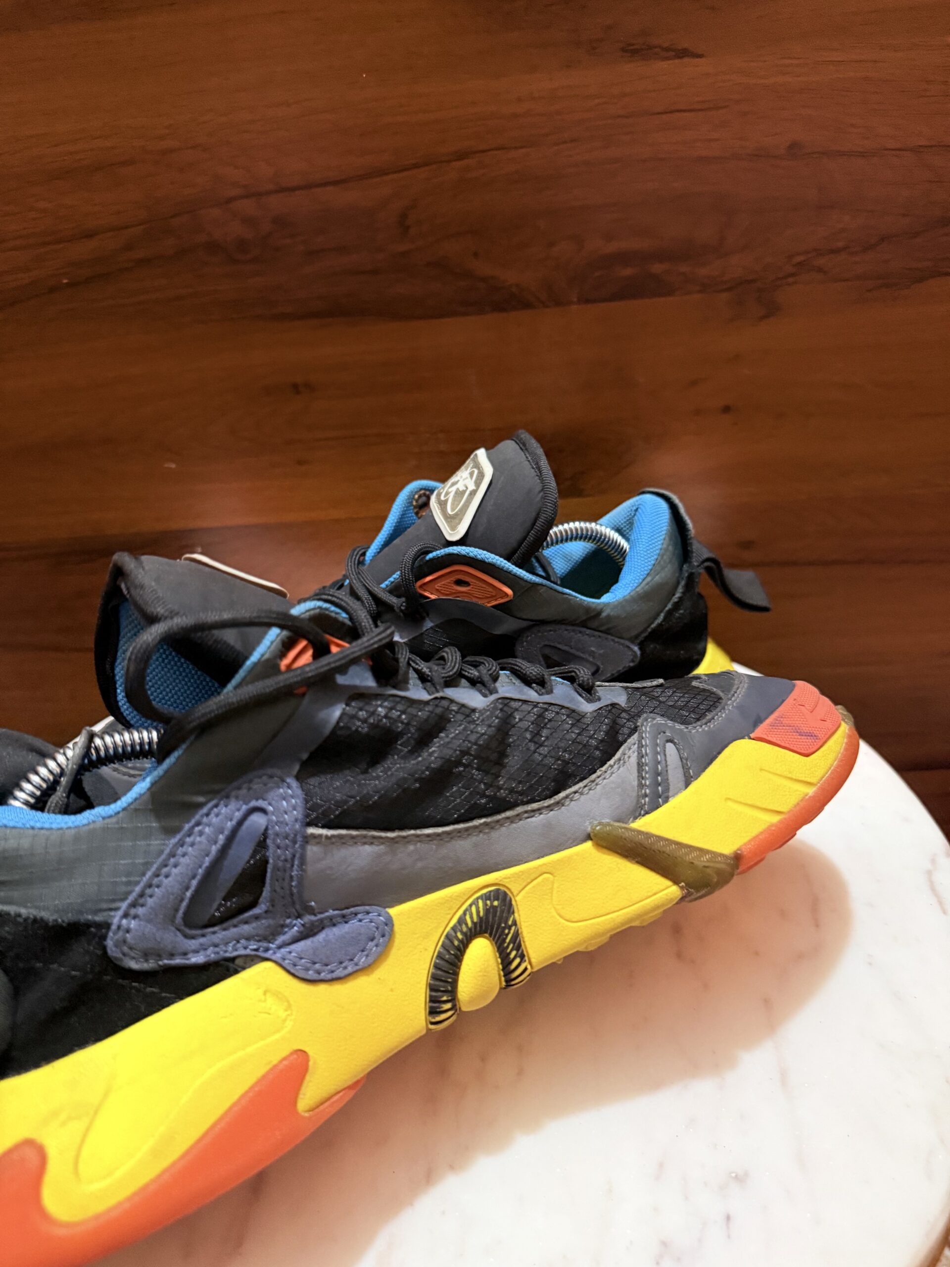 Off-White Sneakers – Dark Grey / Yellow / Multicolor