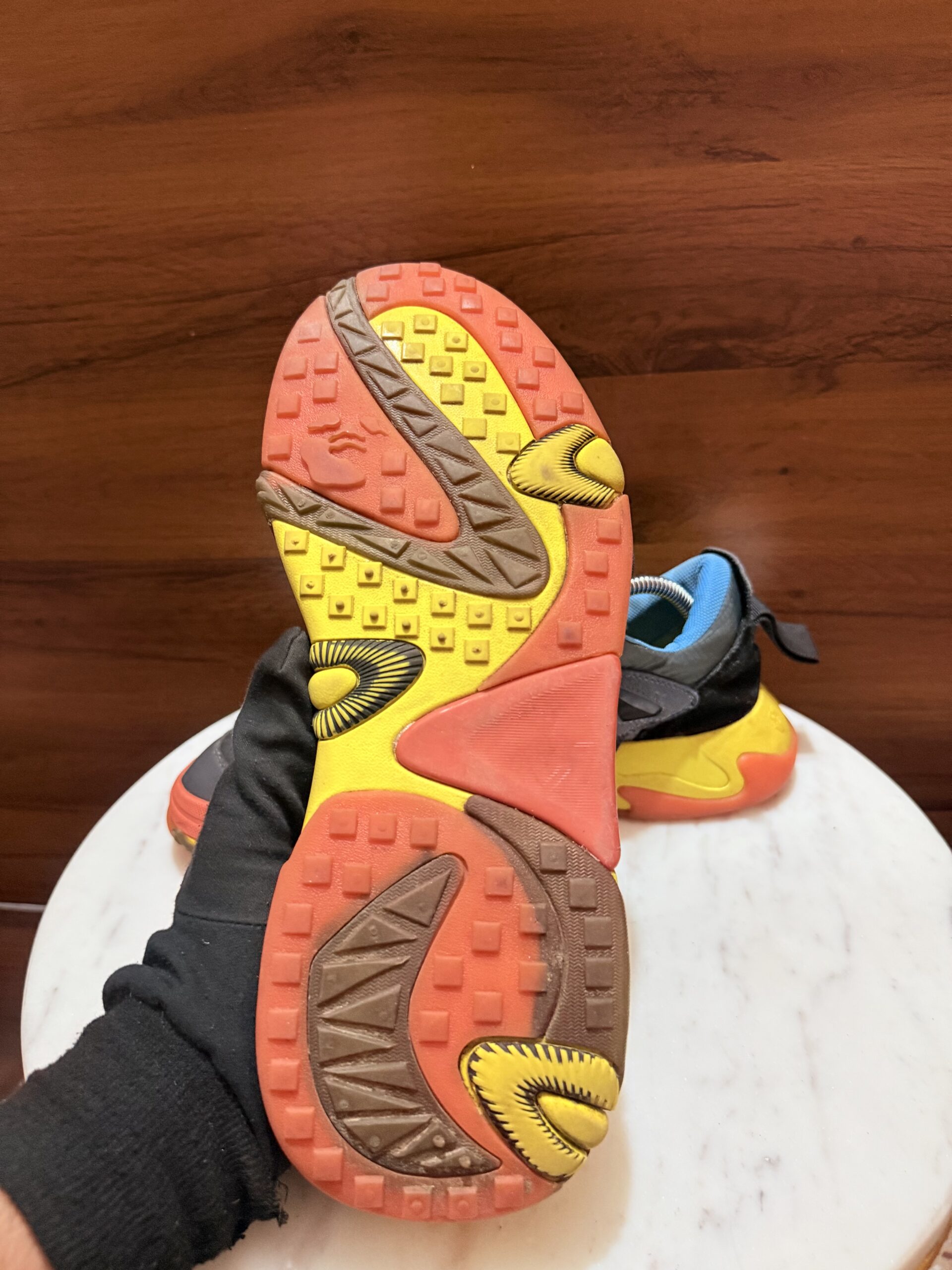 Off-White Sneakers – Dark Grey / Yellow / Multicolor