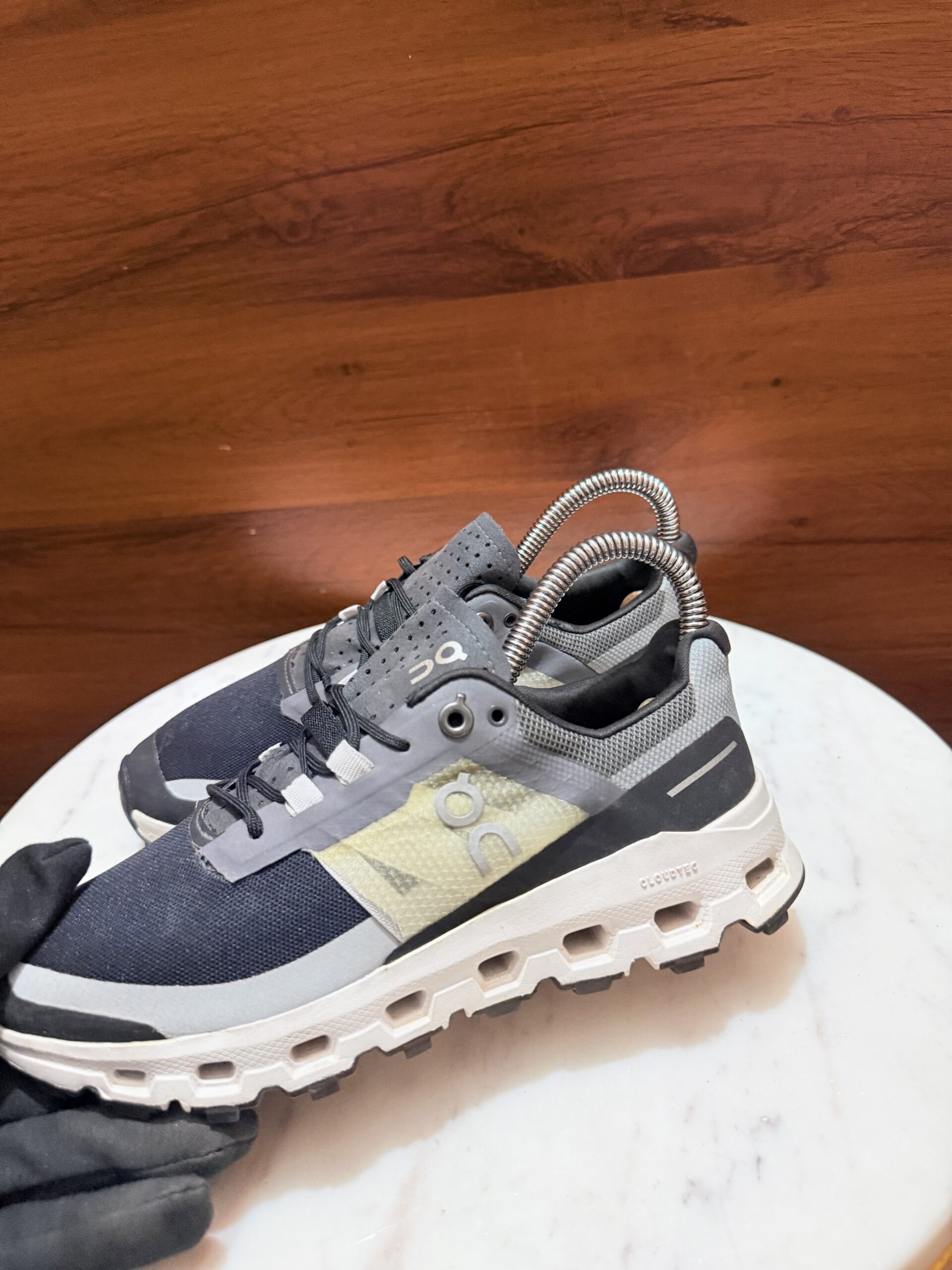 On Running Cloudflyer – Black / Grey / White