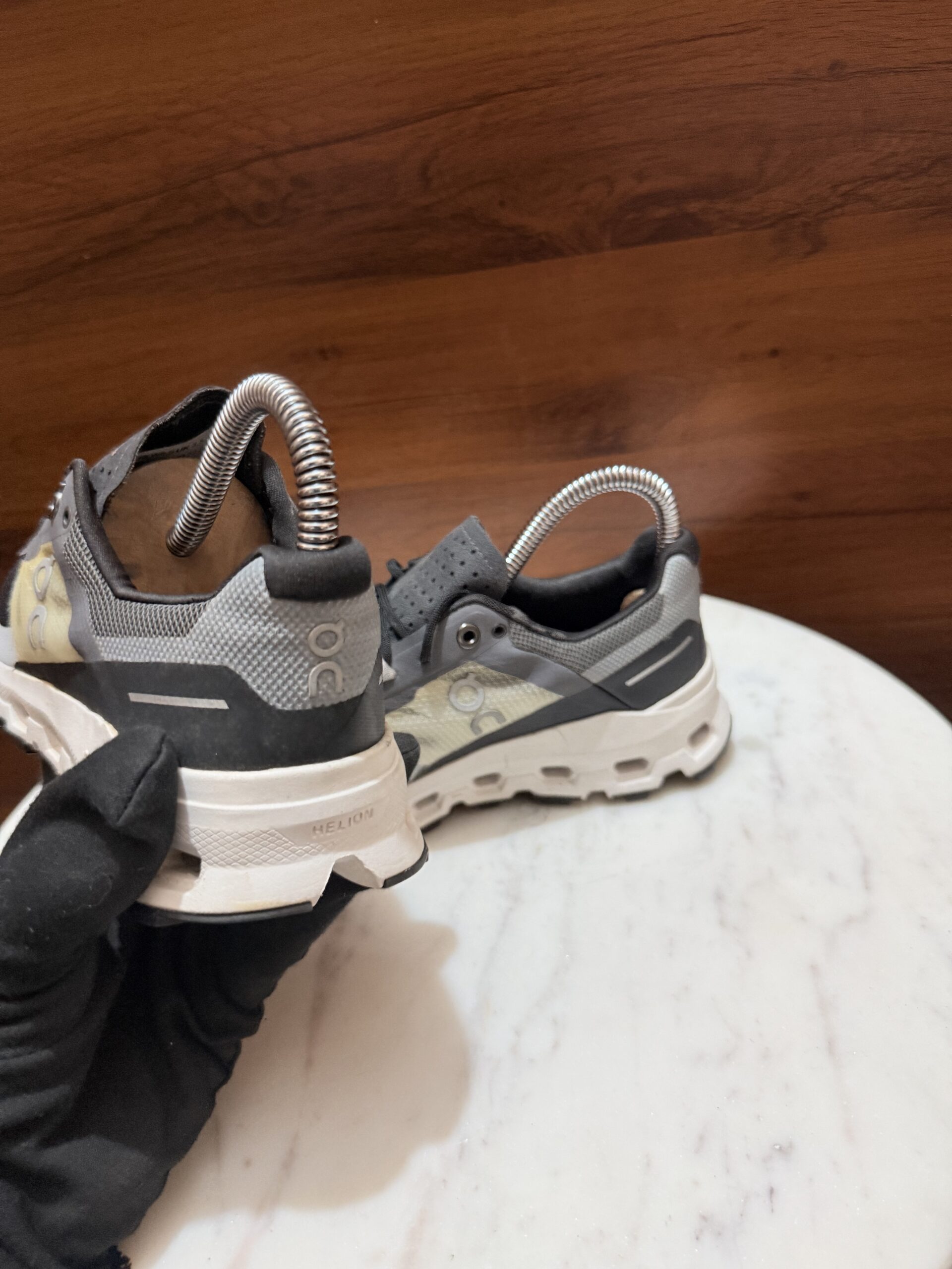 On Running Cloudflyer – Black / Grey / White
