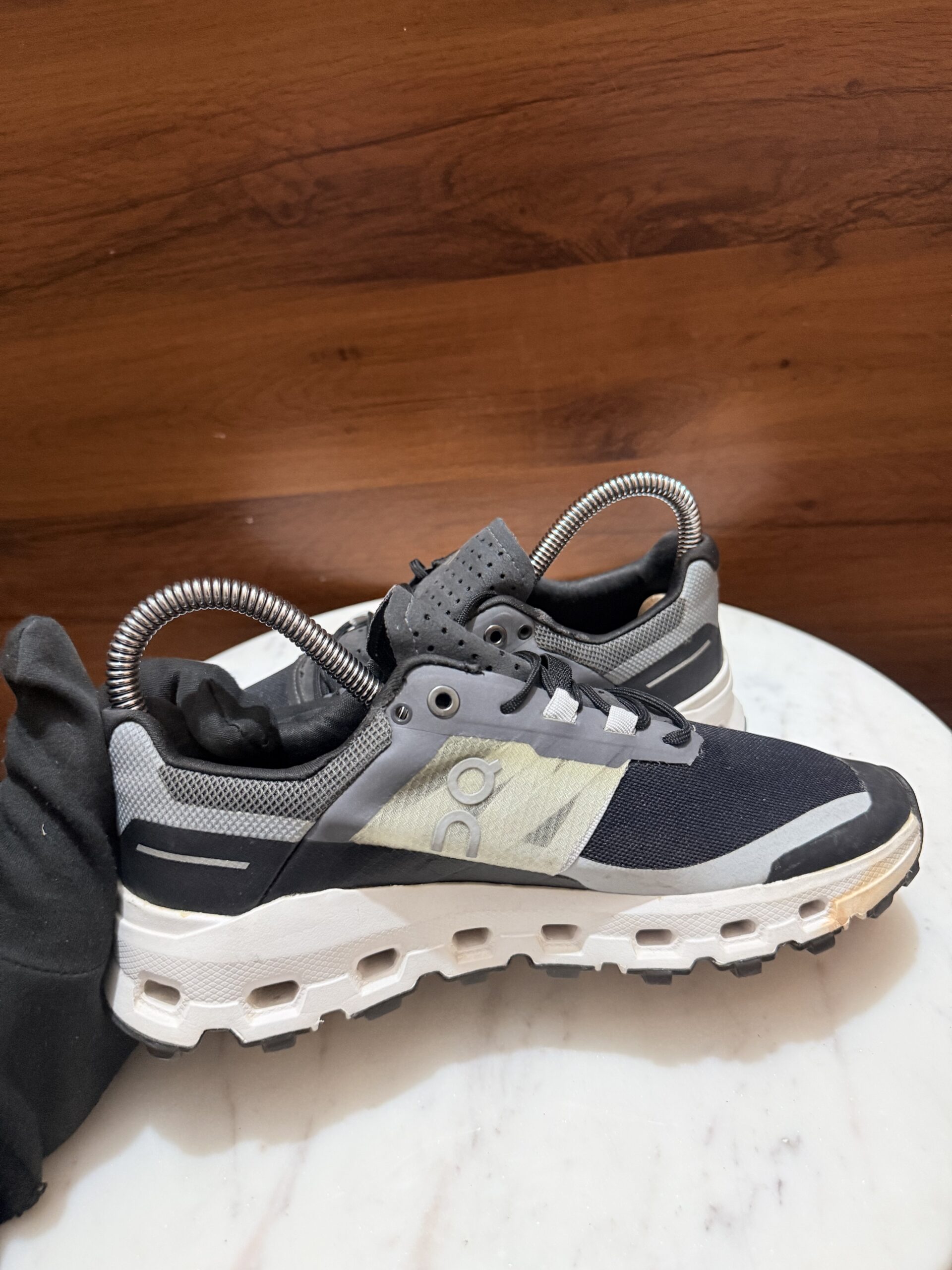 On Running Cloudflyer – Black / Grey / White