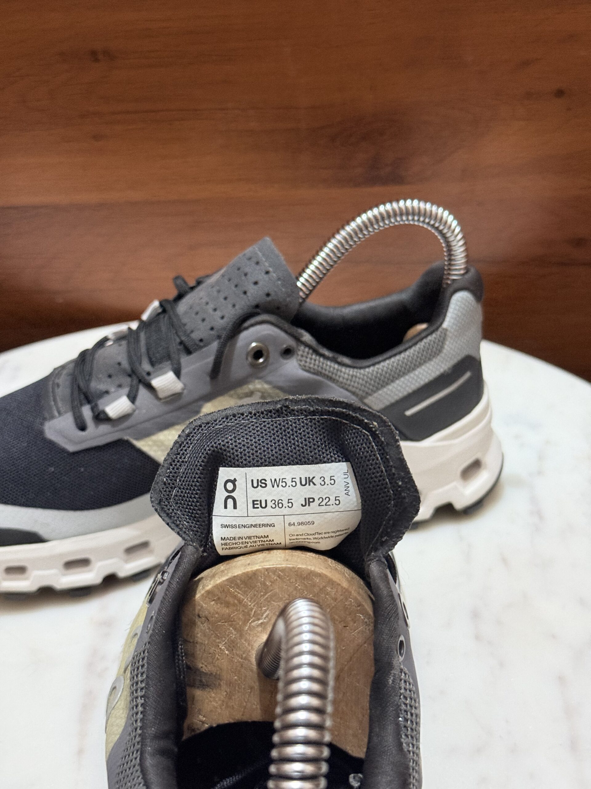 On Running Cloudflyer – Black / Grey / White