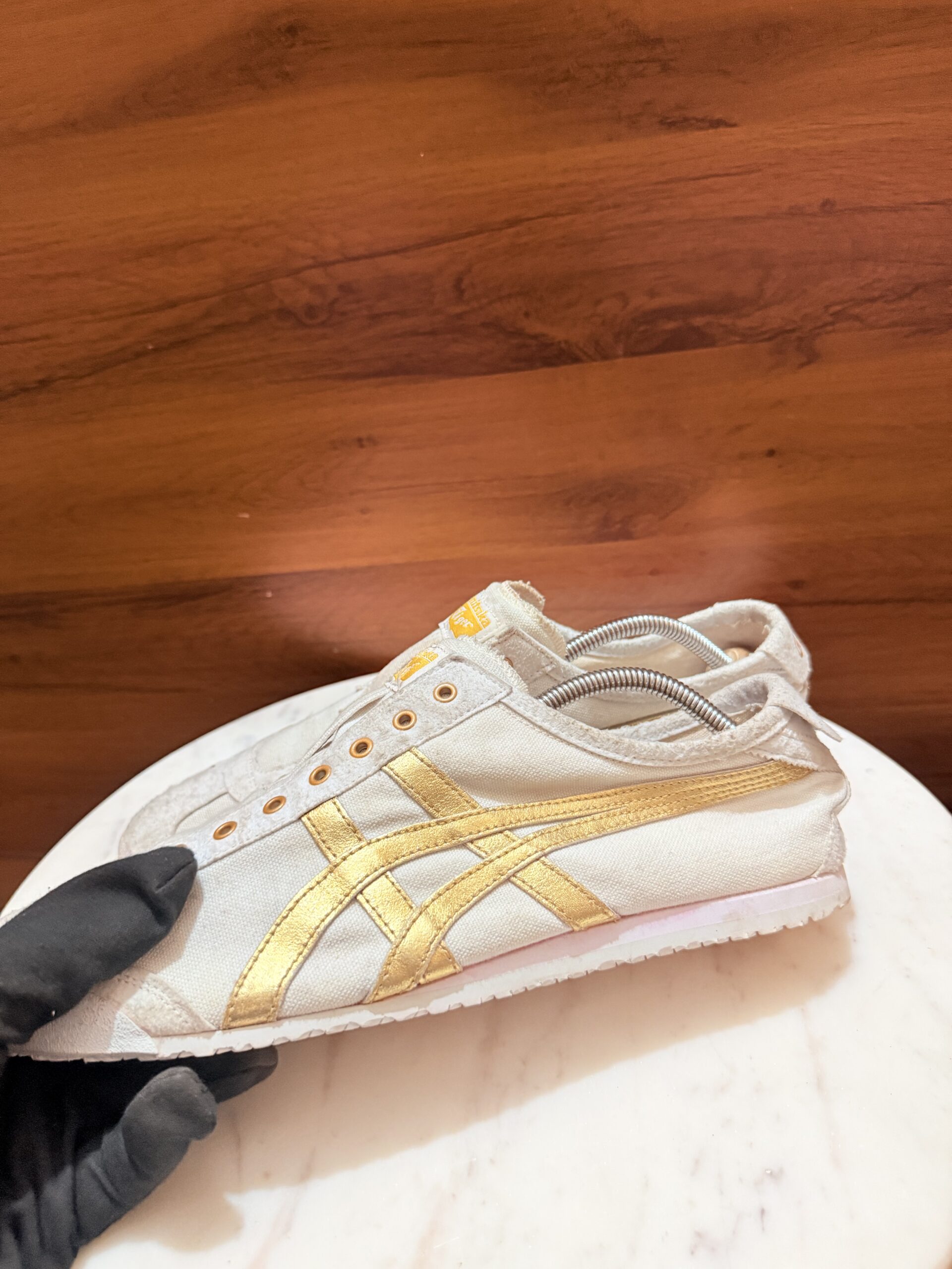 Onitsuka Tiger Mexico 66 Slip-On – White / Metallic Gold