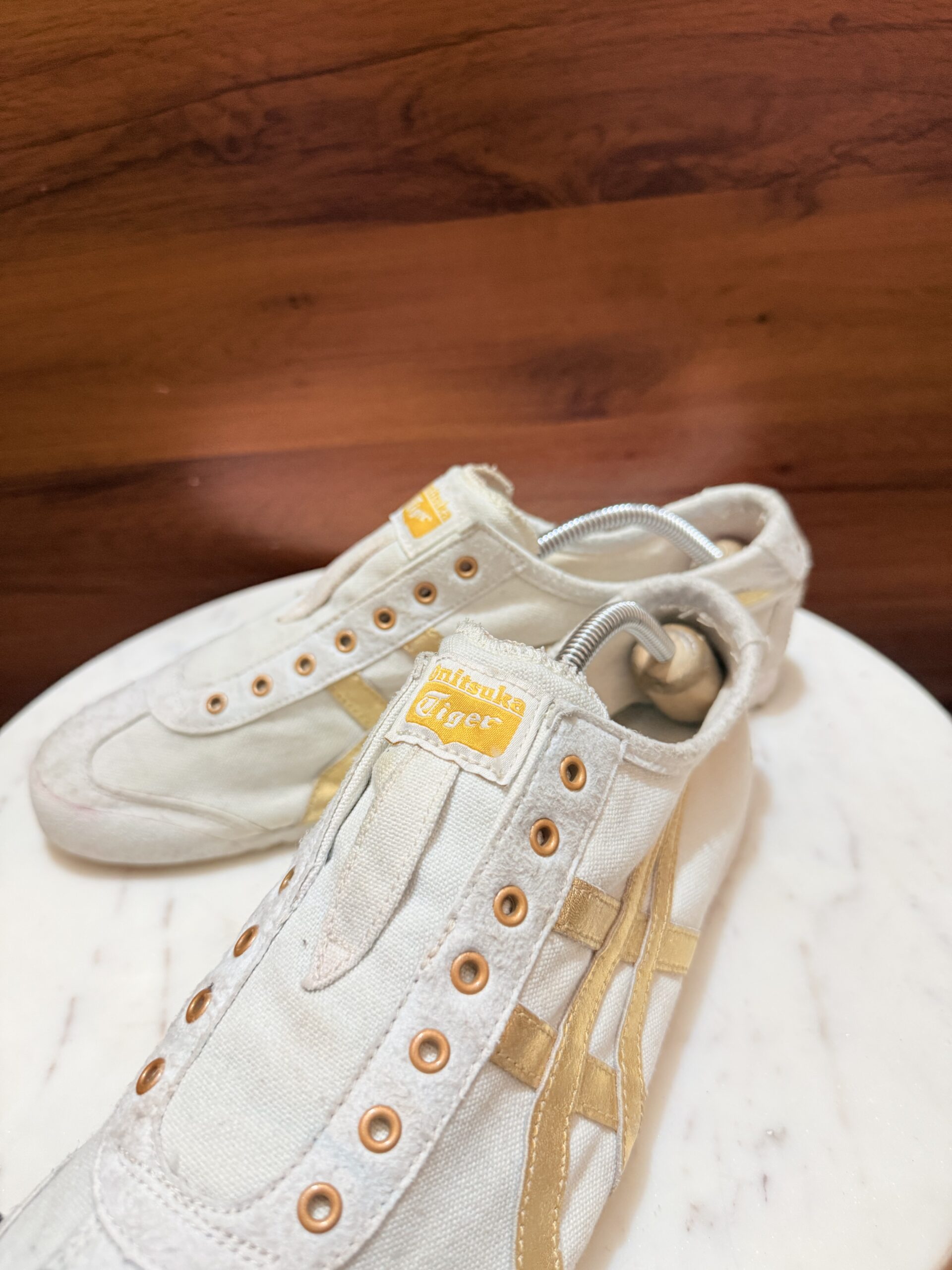 Onitsuka Tiger Mexico 66 Slip-On – White / Metallic Gold