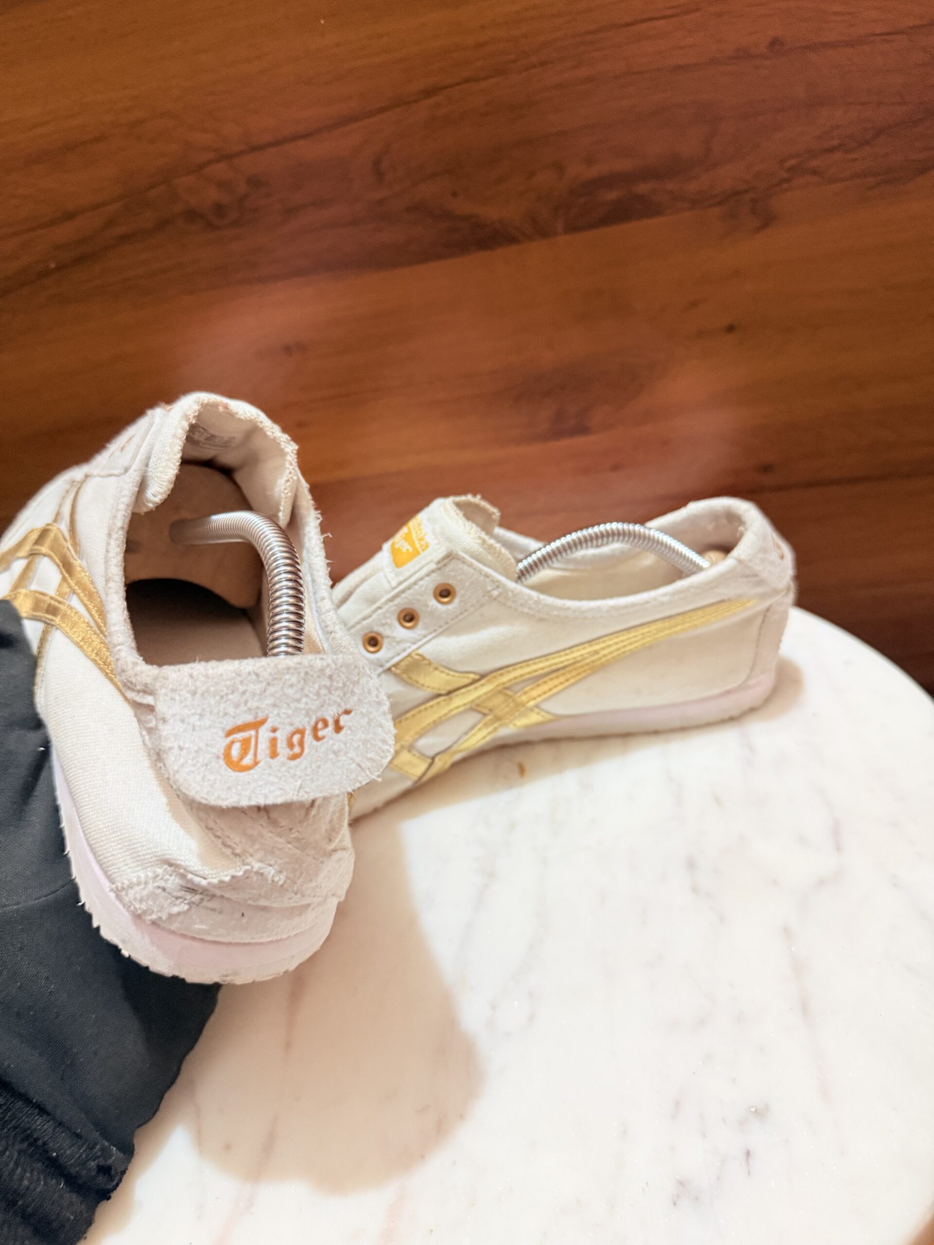 Onitsuka Tiger Mexico 66 Slip-On – White / Metallic Gold