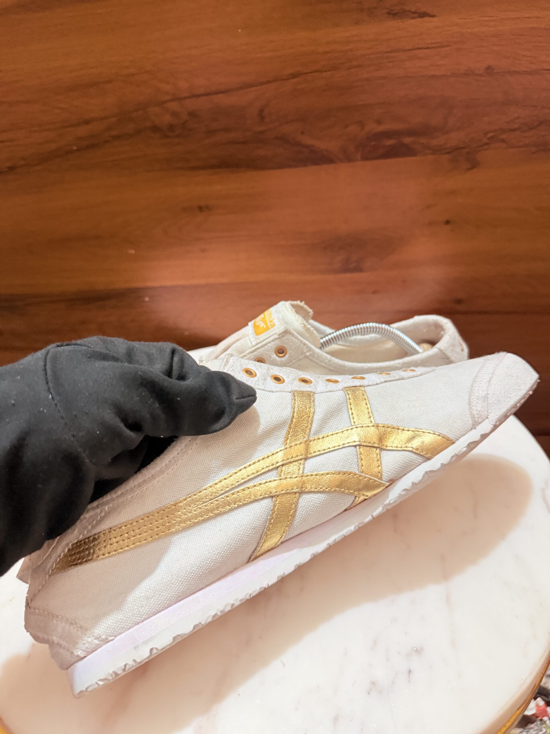 Onitsuka Tiger Mexico 66 Slip-On – White / Metallic Gold