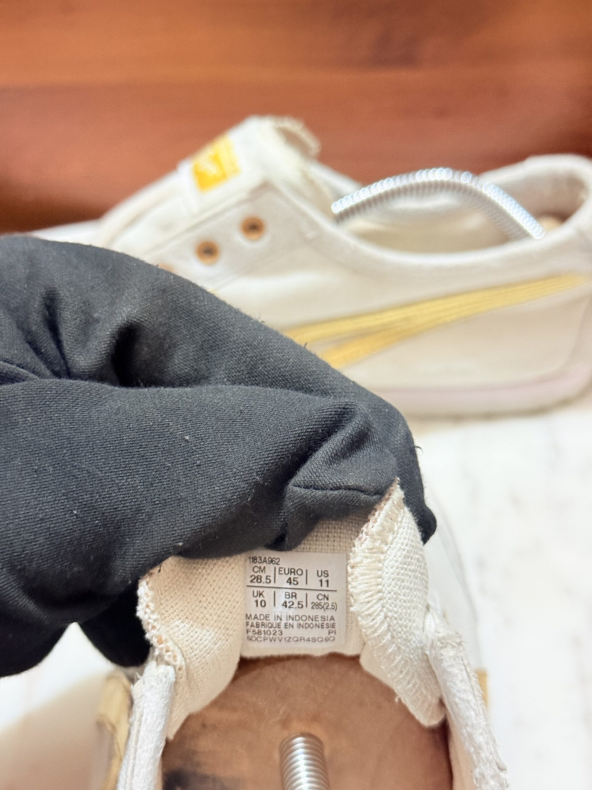 Onitsuka Tiger Mexico 66 Slip-On – White / Metallic Gold