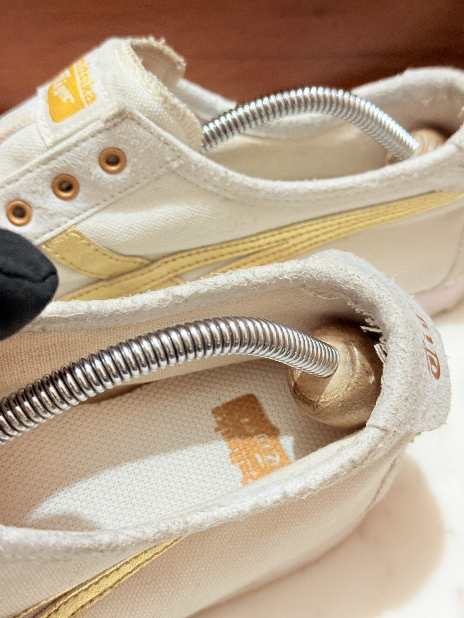 Onitsuka Tiger Mexico 66 Slip-On – White / Metallic Gold
