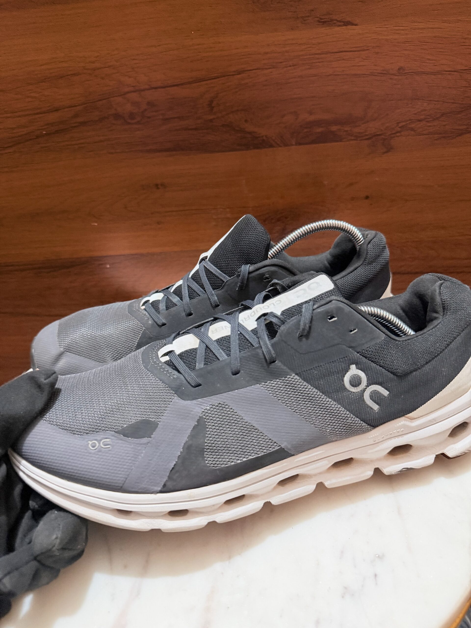 On Running Cloudrunner – Alloy / Zinc Grey